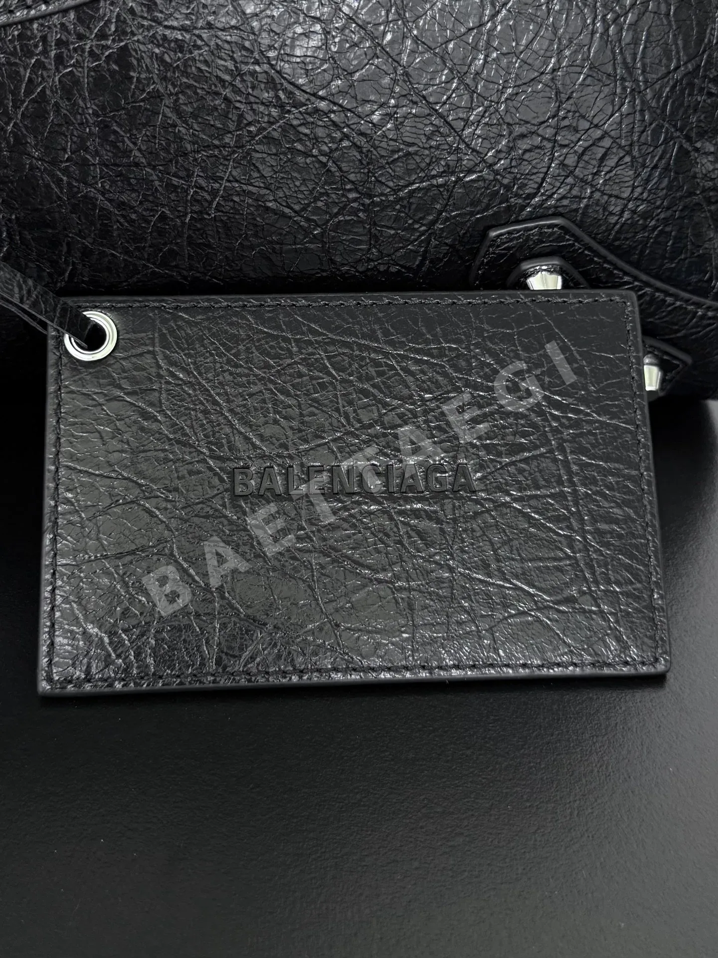 발렌시아가 가죽 롤 핸들 숄더백 상세 이미지 7