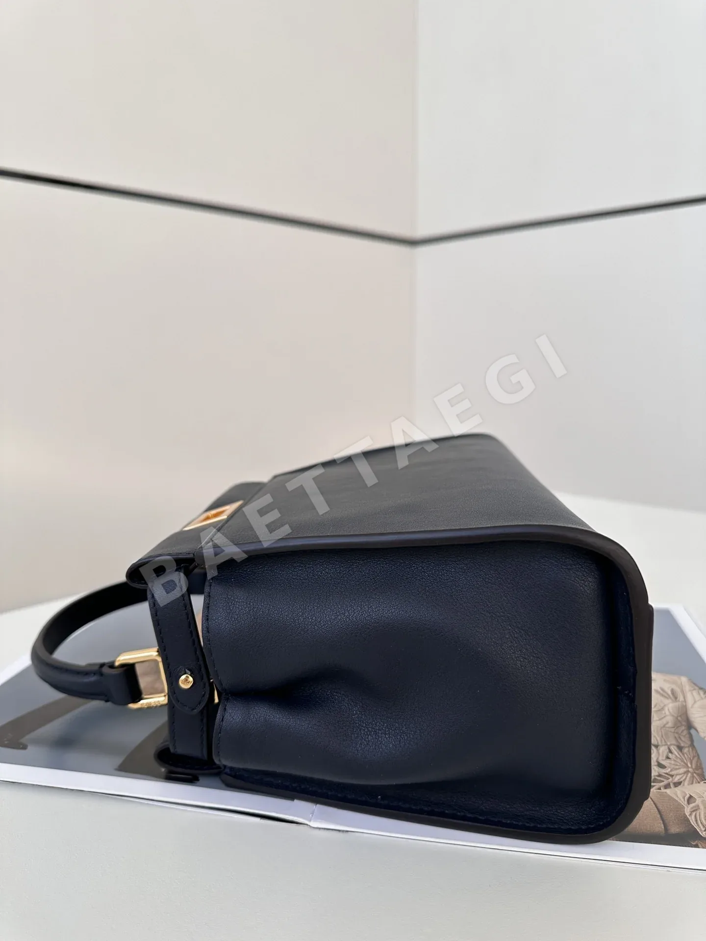 펜디 FF 패턴 스웨이드 소가죽 가방 23CM2125 CS2125 CS 상세 이미지 3