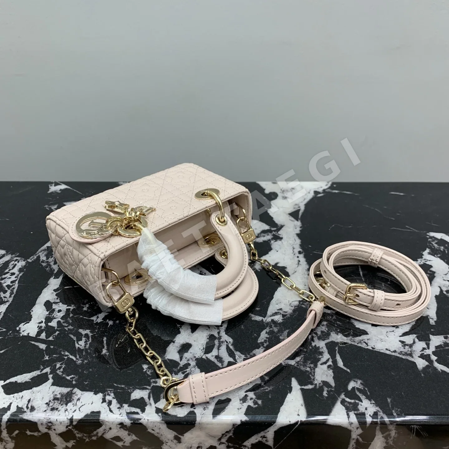 디올 레디 디 조이 미니스트라이프 램스킨 가방 상세 이미지 5