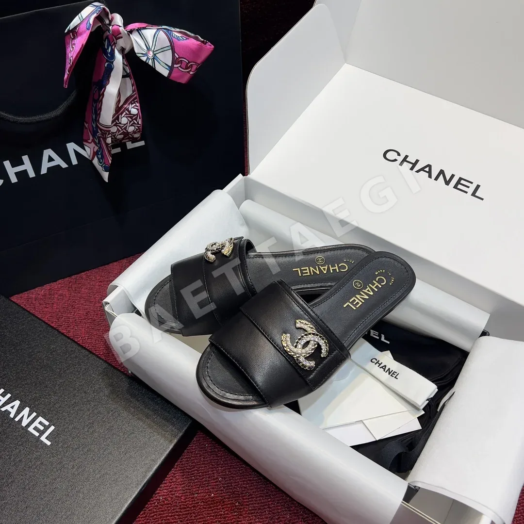 샤넬 더블 C 진주 라인스톤 버클 램스킨 슬리퍼 상세 이미지 7