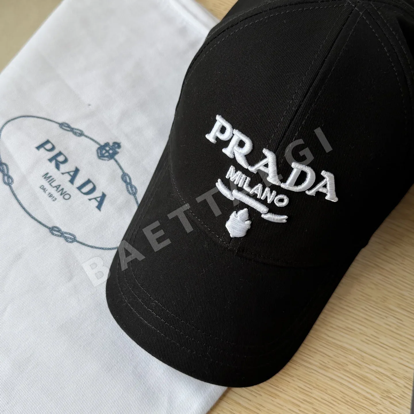 프라다 자수 로고 베이스볼 모자 상세 이미지 8