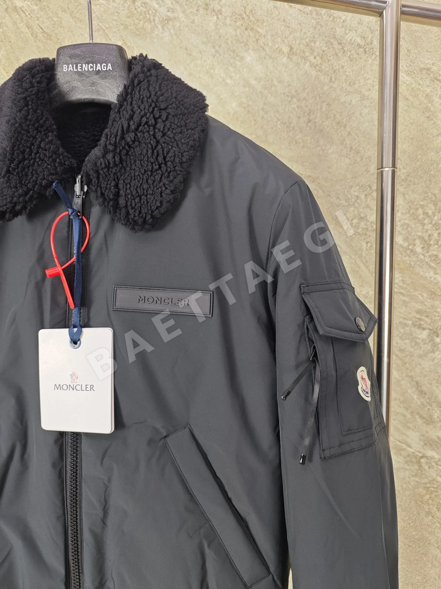 몽클레르 몰레브리에 리버시블 테디 에비에이터 자켓 상세 이미지 5