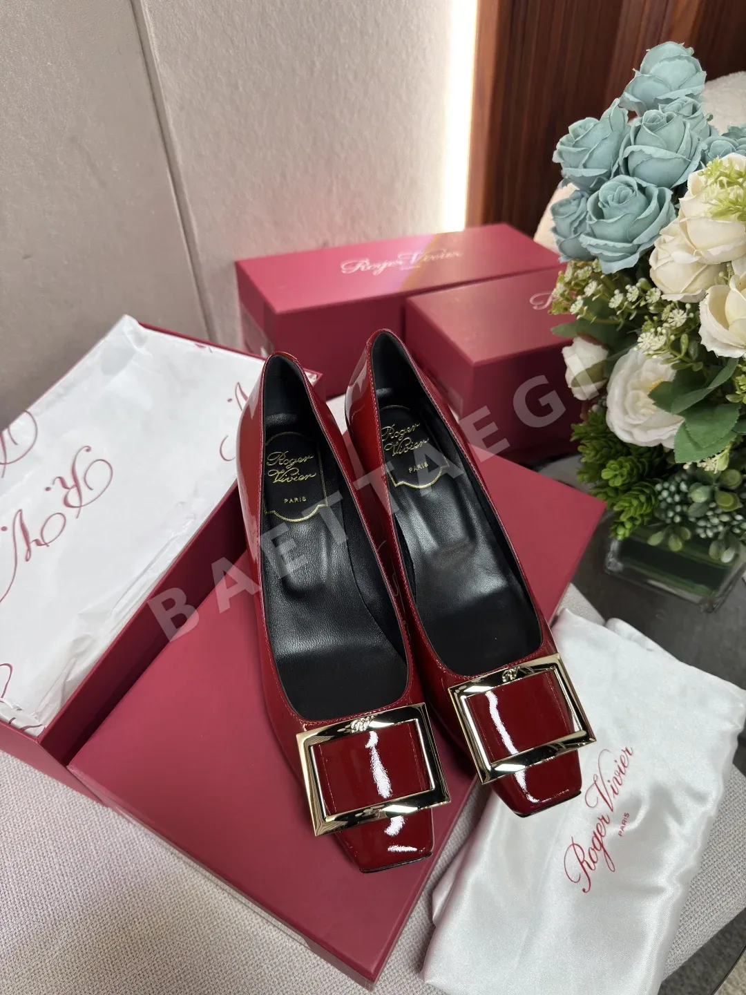 로저비비에 스퀘어 버클 로우컷 여성 신발 89094