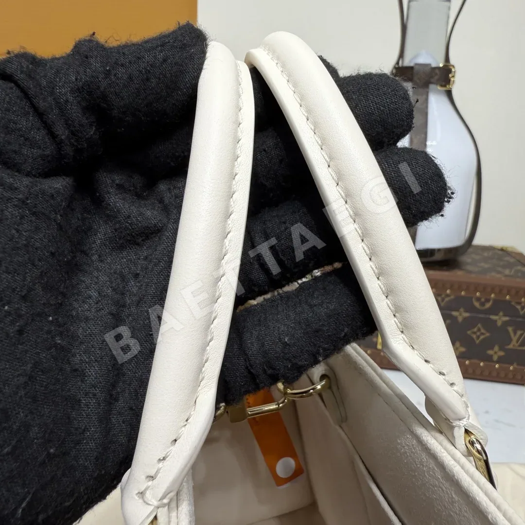루이비통 옹뜨고 스몰 핸드백 M25770 상세 이미지 9