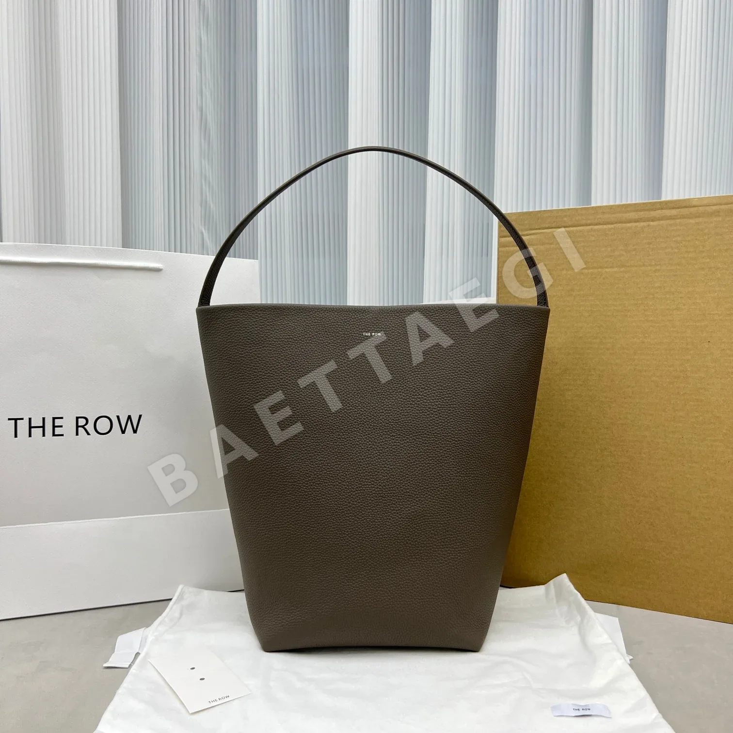 더로우 N/S 파크 토트백 대형 128681