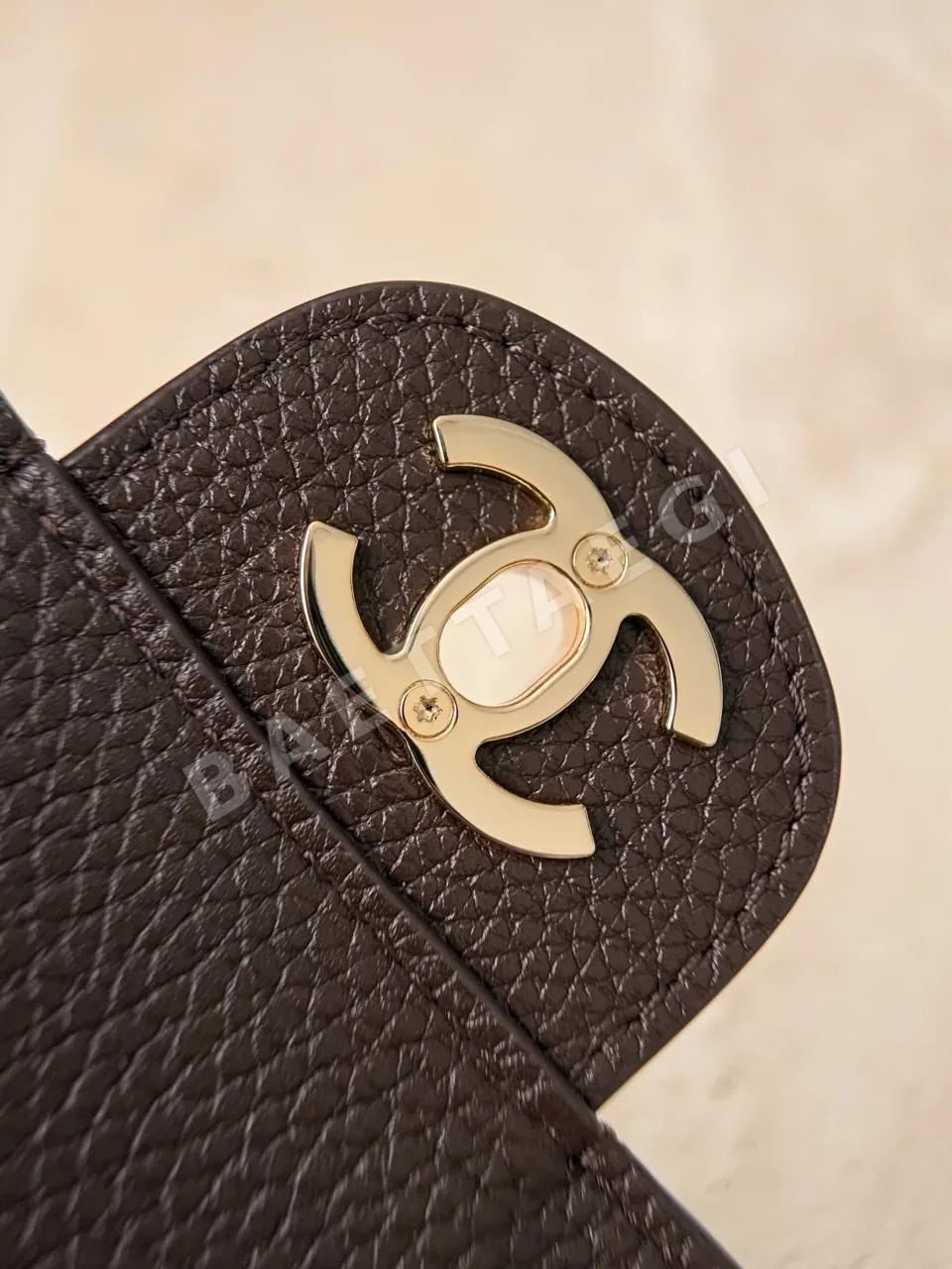 샤넬 26b 캡 다크브라운골드 가방 AS6573 상세 이미지 3