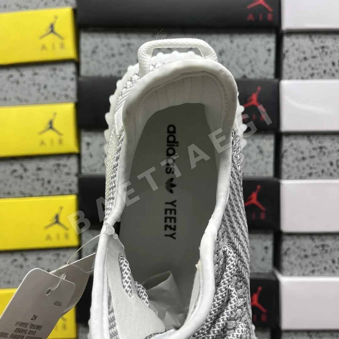 아디다스 [R] 이지 부스트 350 V2 EF2905 200725 Adidas Yeezy Boost 350 V2 상세 이미지 9