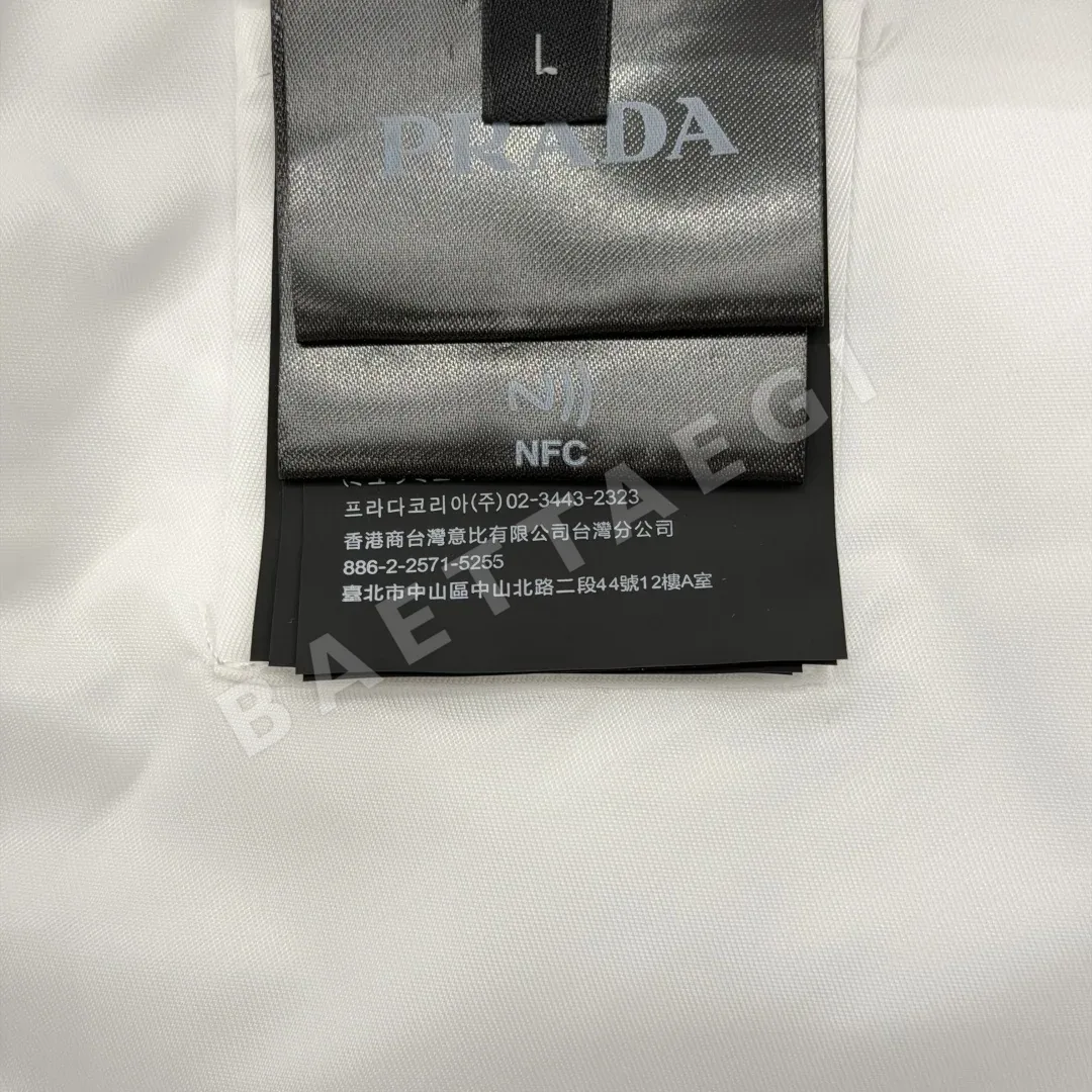 프라다 리사이클 나일론 남성 자켓 상세 이미지 9