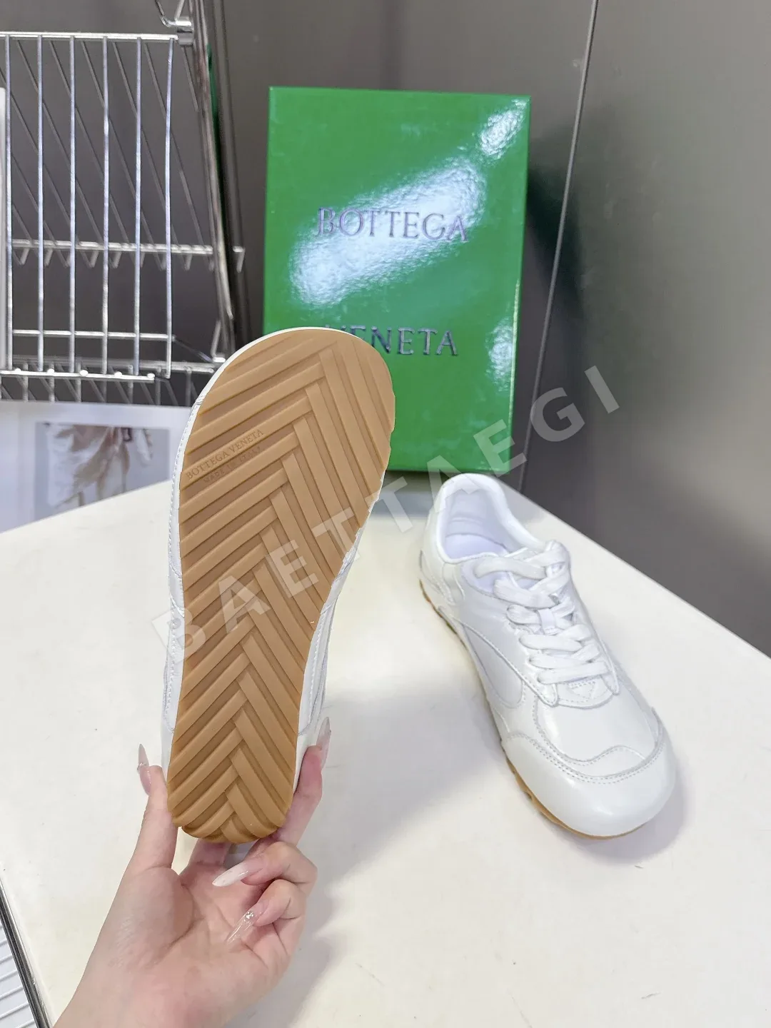 보테가베네타 나일론 스웨이드 운동화 상세 이미지 9