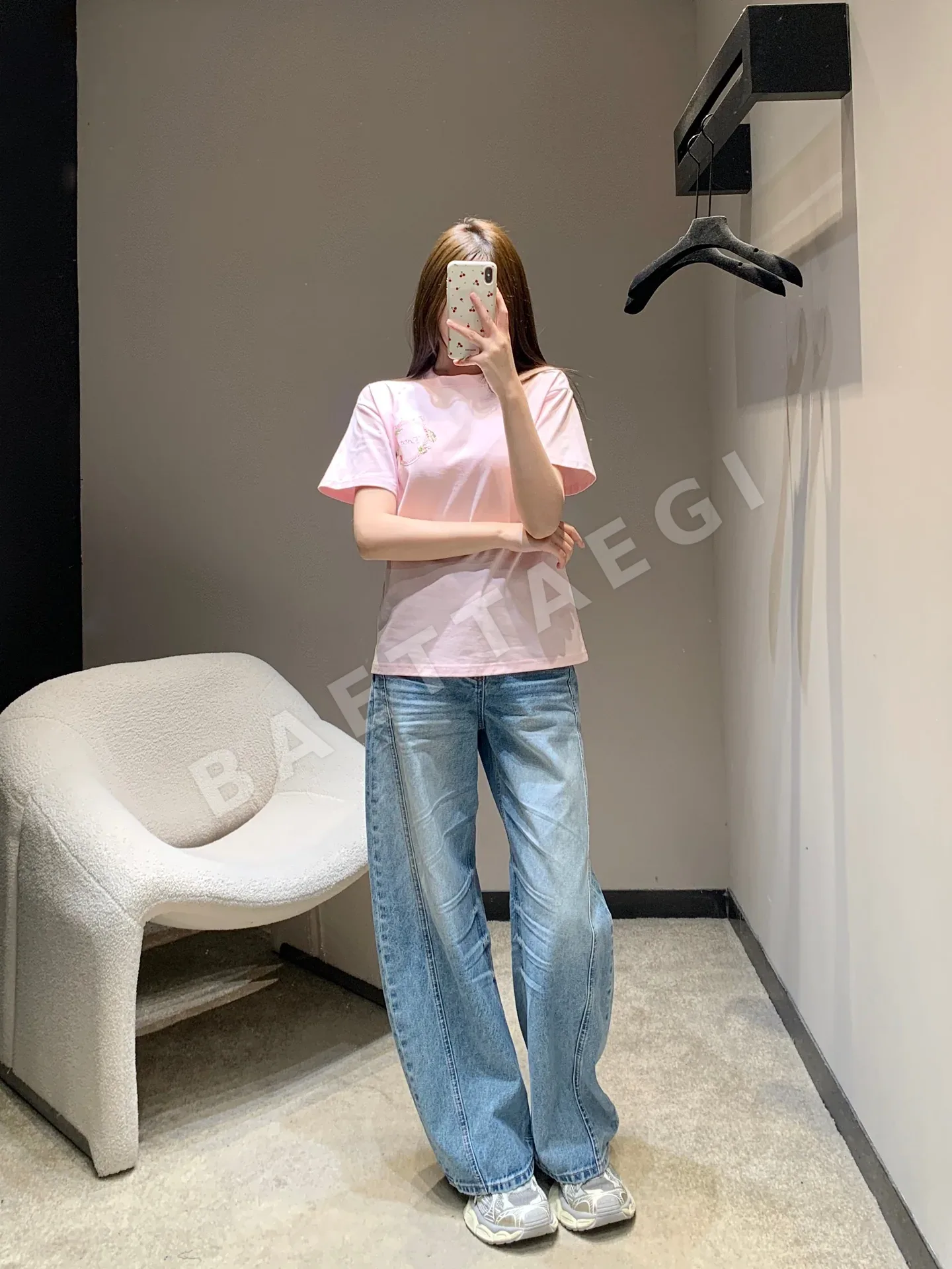 디올 벚꽃 자수 크루넥 반팔 티셔츠 상세 이미지 4