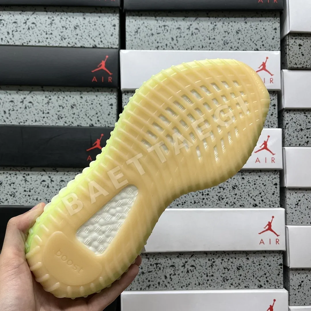 아디다스 [XQ] 이지 부스트 350 V2 EG7491 200780 Adidas Yeezy Boost 350 V2 Hyperspace 상세 이미지 2