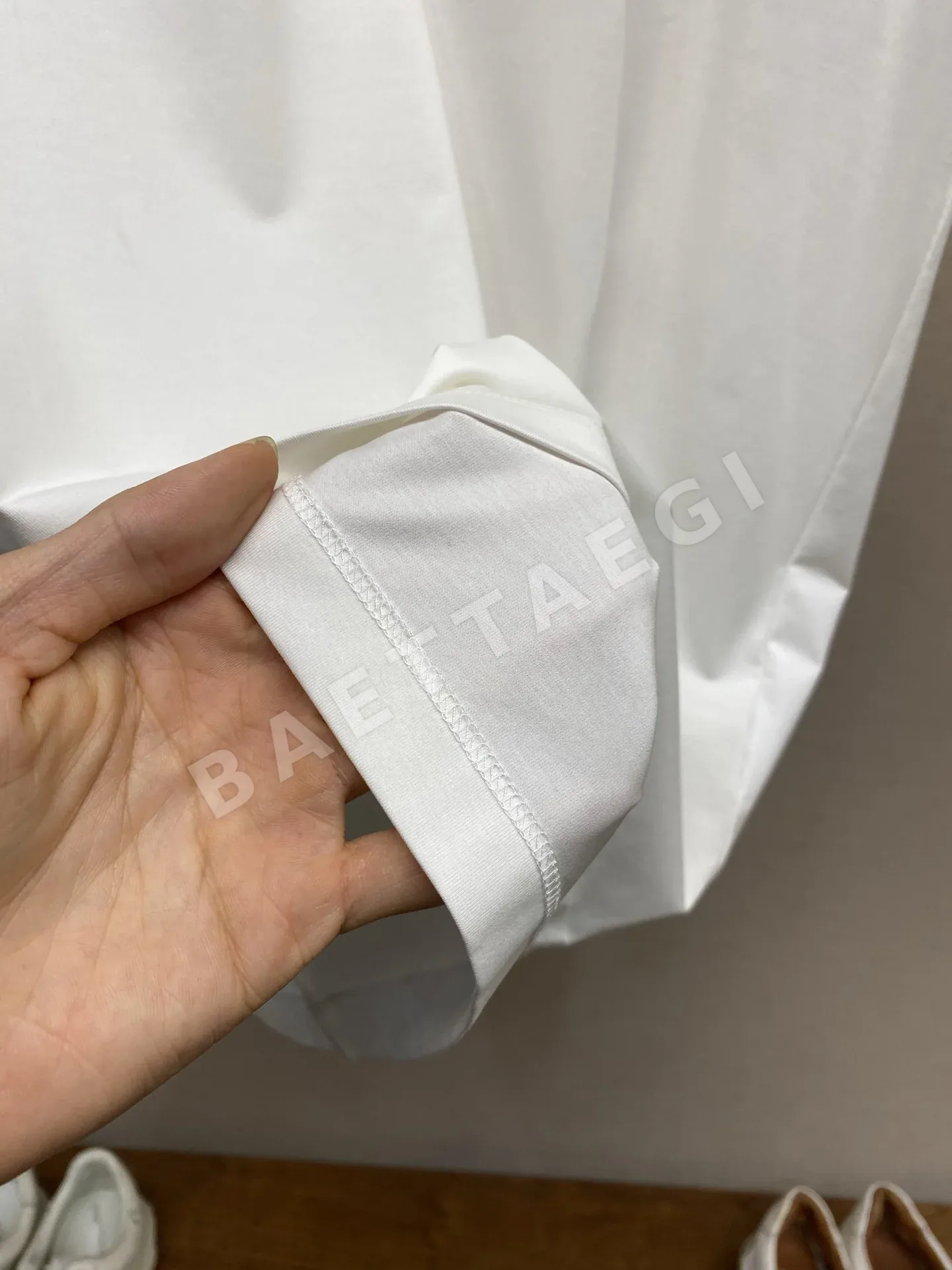 몽클레르 프린트 로고 남성 반팔 티셔츠 상세 이미지 7