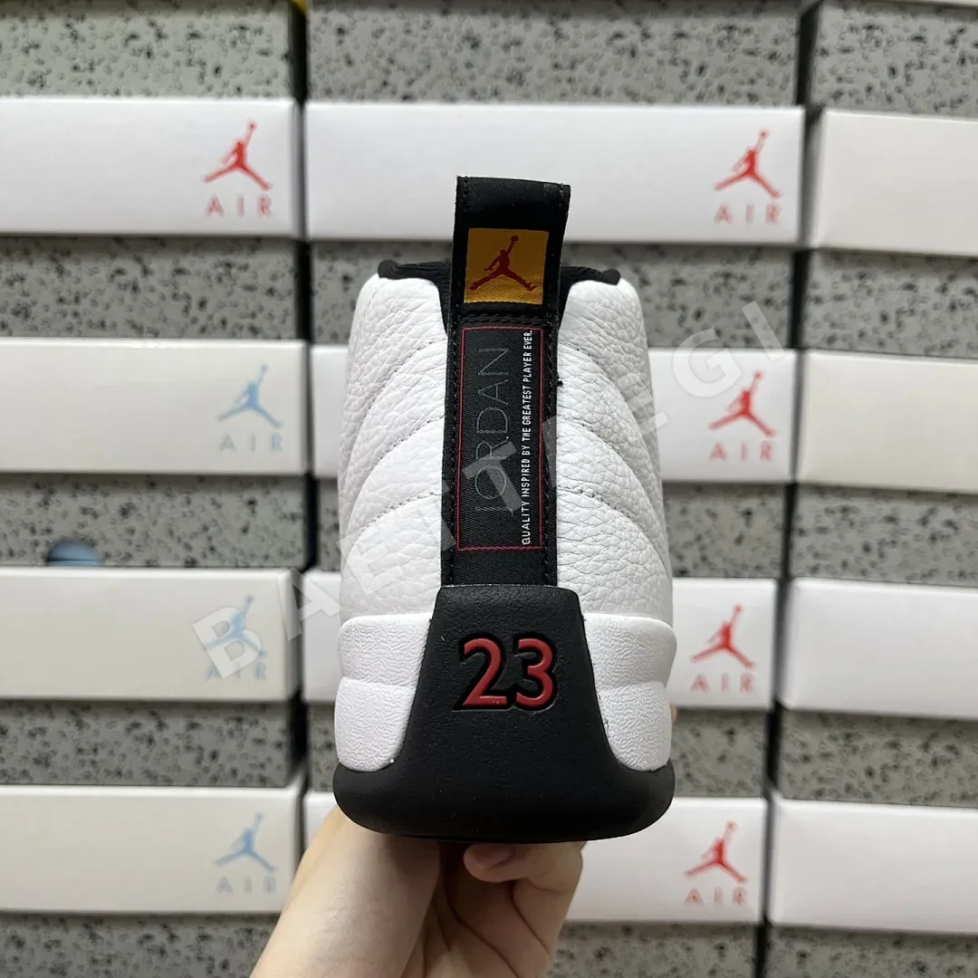 나이키 [GX] 조던 12 레트로 블랙 화이트 골드 CT8013-117 201349 Nike Jordan 12 Retro Taxi 상세 이미지 4