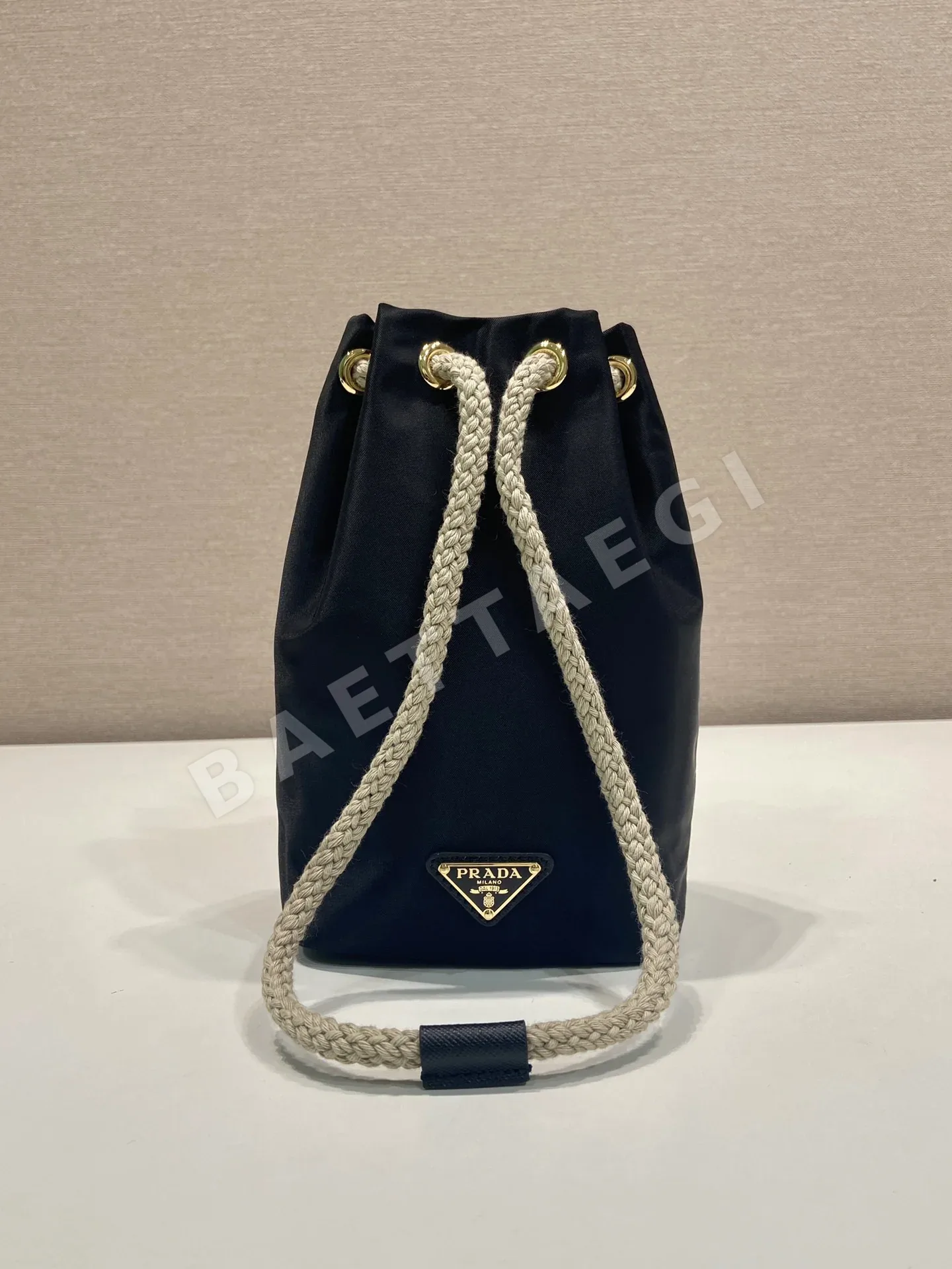 프라다 리사이클 나일론 복주머니 스마트폰 가방 1ZT094