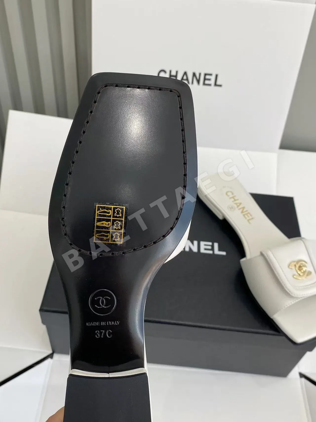 샤넬 더블 C 버클 스퀘어토 플랫 샌들 상세 이미지 9