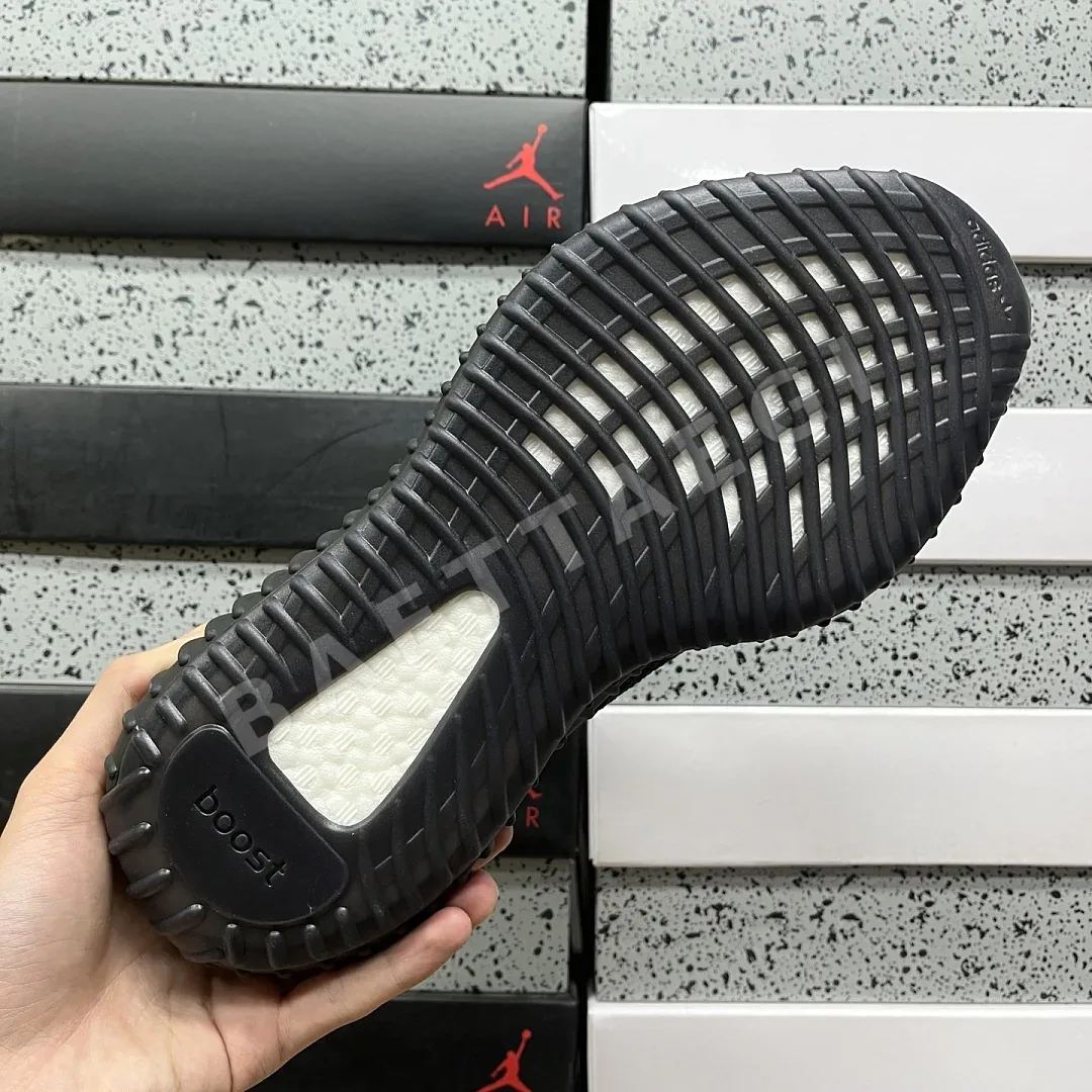 아디다스 [XQ] 이지 부스트 350 V2 BY9612 200763 Adidas Yeezy Boost 350 V2 Core Black Red 상세 이미지 9