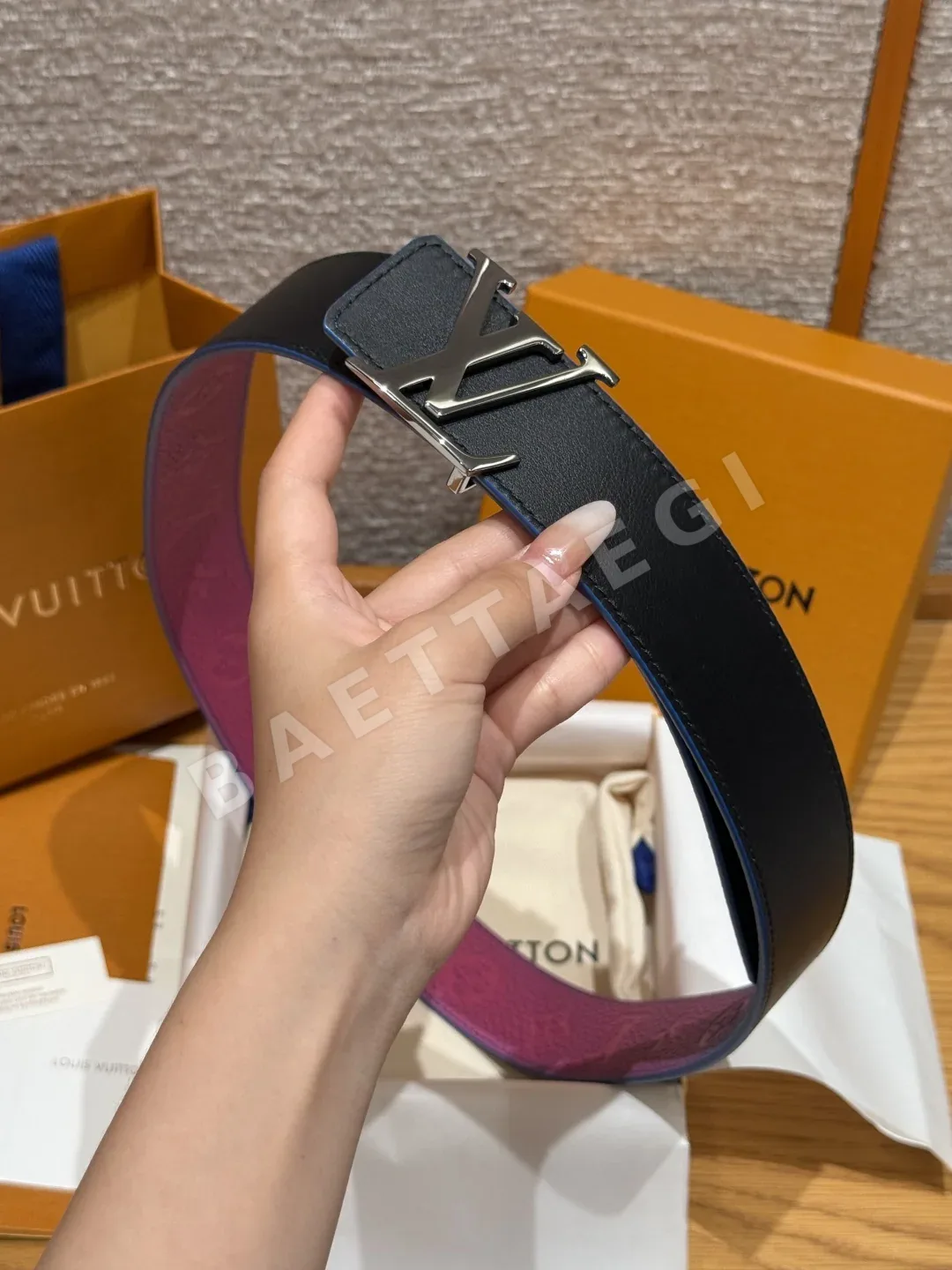 루이비통 이니셜 리버시블 40mm 벨트 상세 이미지 5