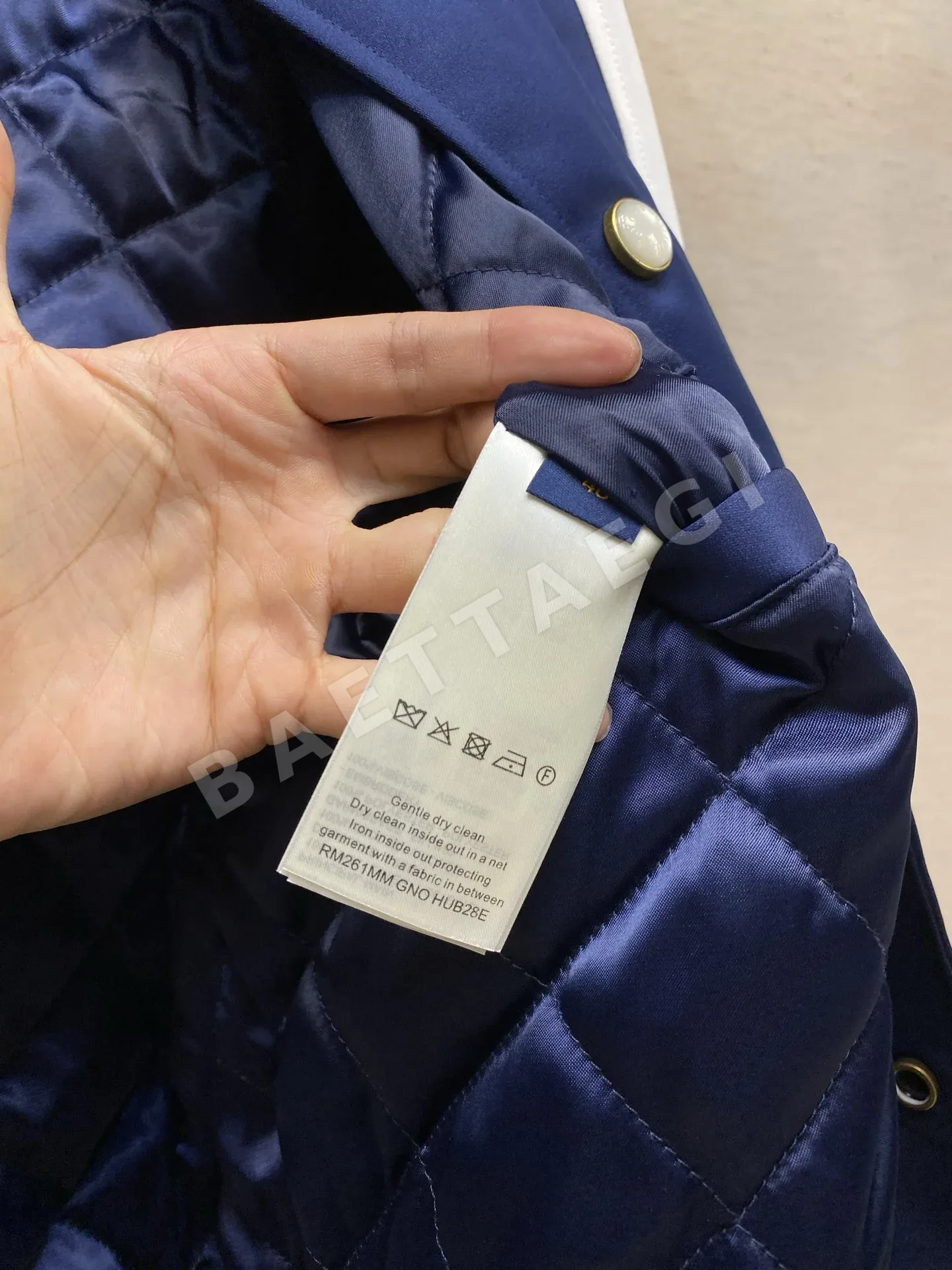 루이비통 말의 해 자수 코튼 패딩 베이스볼 자켓 상세 이미지 7