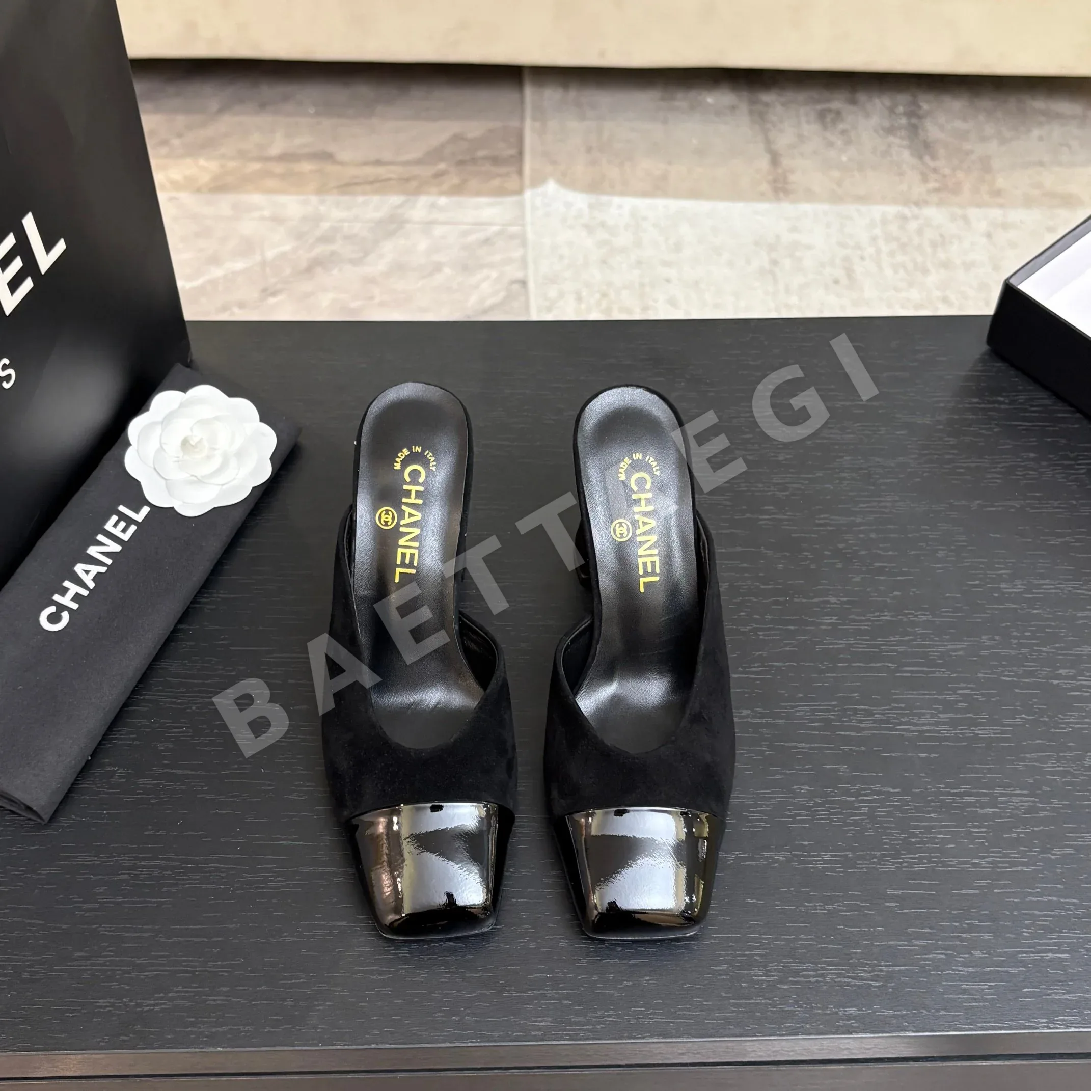 샤넬 더블 C 스퀘어 토 컬러 블록 하이힐 샌들 98649