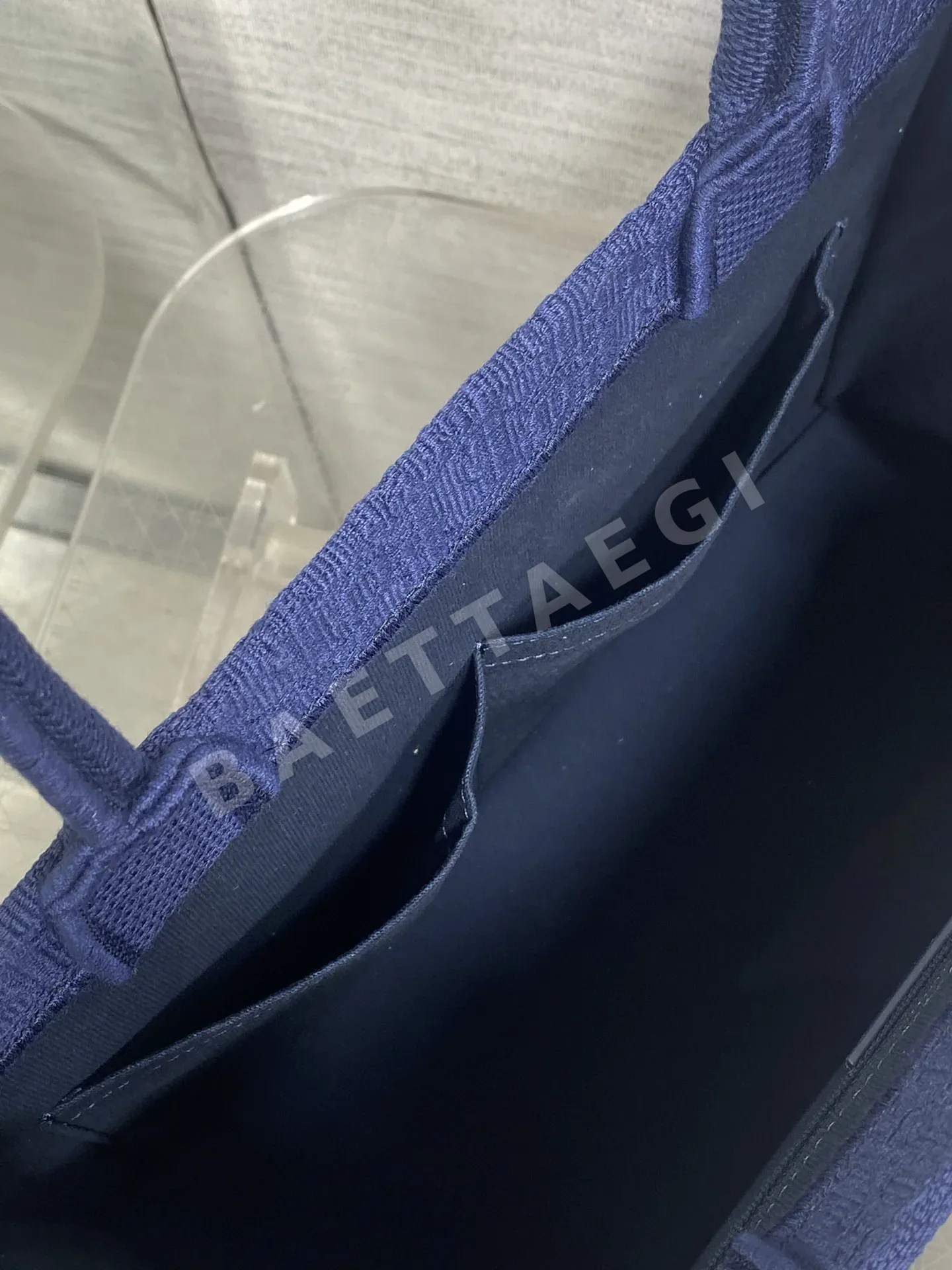 디올 오블리크 프린트 레이스 트리밍 북토트 가방 상세 이미지 8