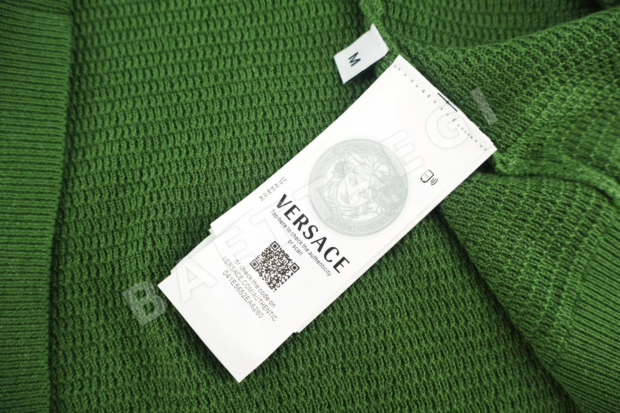 베르사체 메두사 메탈 장식 남성 니트 반팔 셔츠 상세 이미지 9