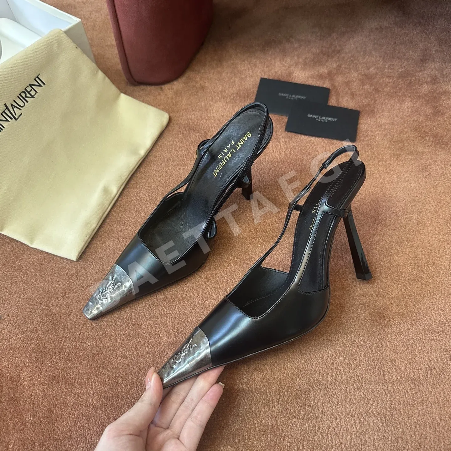 생로랑 메탈 캡 토 YSL 로고 슬링백 펌프스 블랙 상세 이미지 8