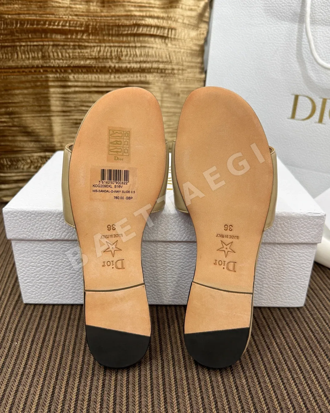 디올 카나주 메탈 버클 램스킨 샌들 상세 이미지 9