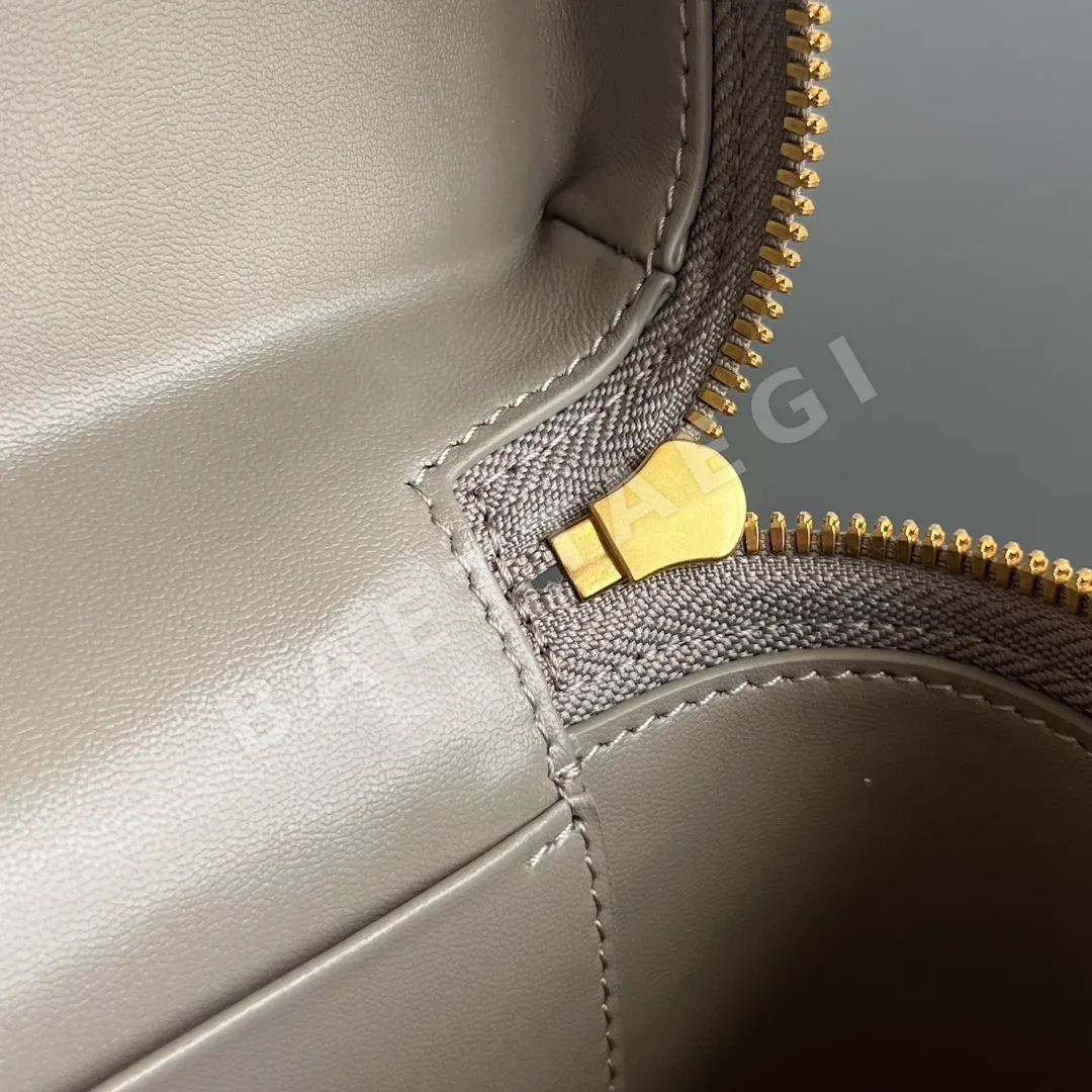 보테가베네타 뉴 베니티 케이스 메이크업 백 789109 5525 상세 이미지 7