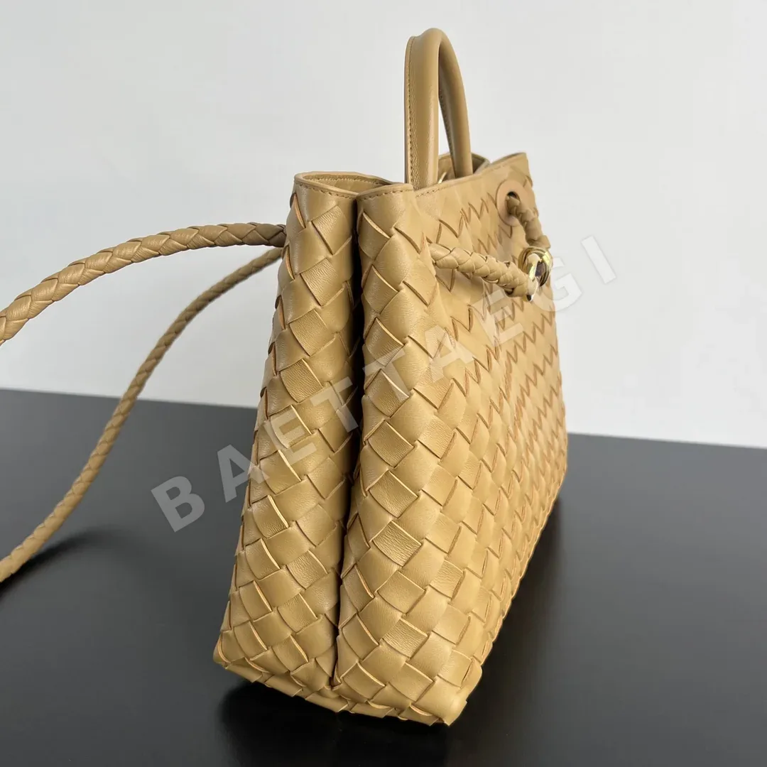 보테가베네타 안디아모 나파 램스킨 핸드백 상세 이미지 3
