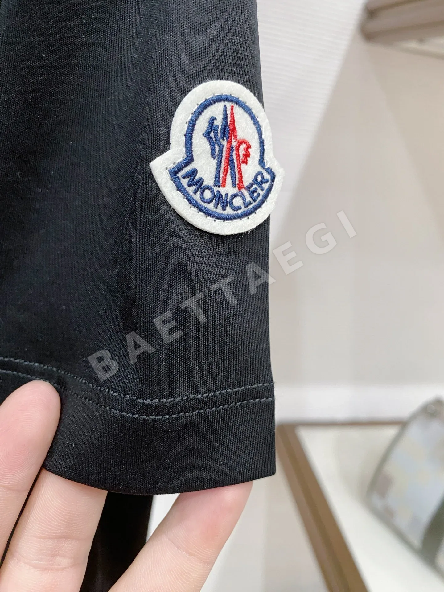 몽클레르 크루넥 반팔 티셔츠 남성용 상세 이미지 6