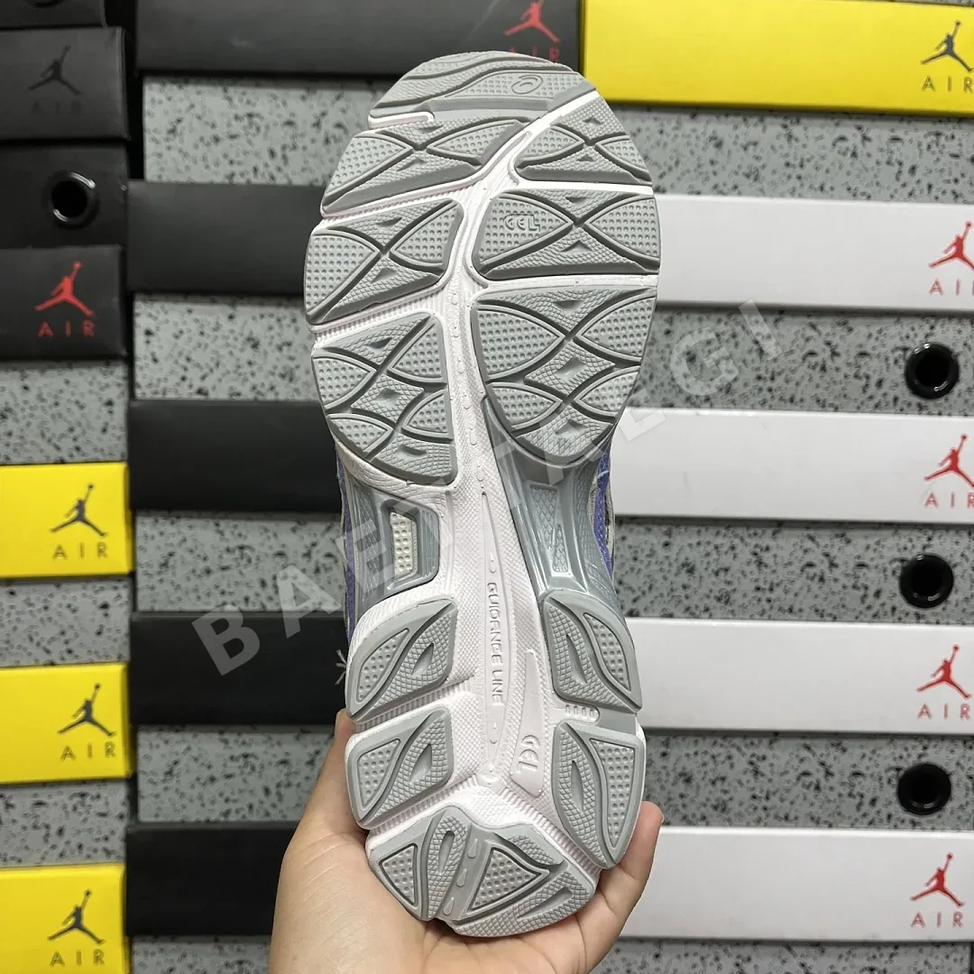 아식스 [RT] 젤 NYC 1203A953-100 200356 Asics Gel-NYC Cream Cloud Grey Blue 상세 이미지 6