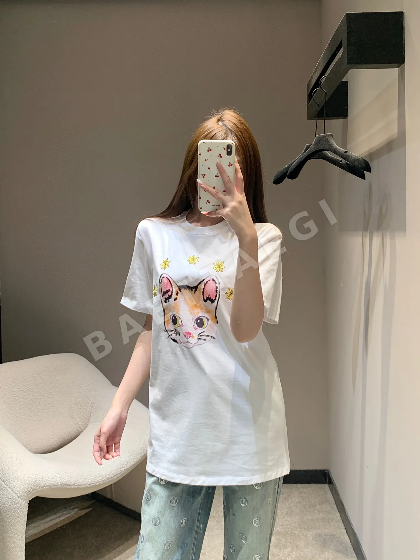 구찌 고양이 무늬 별 자수 여성 반팔 티셔츠 상세 이미지 7