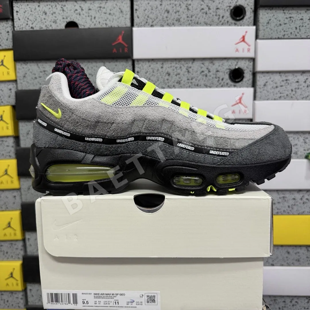 나이키 [KZ2.0] 에어 맥스 95 SP IB4523-004 201366 Nike Air Max 95 SP Undefeated Geo NYC