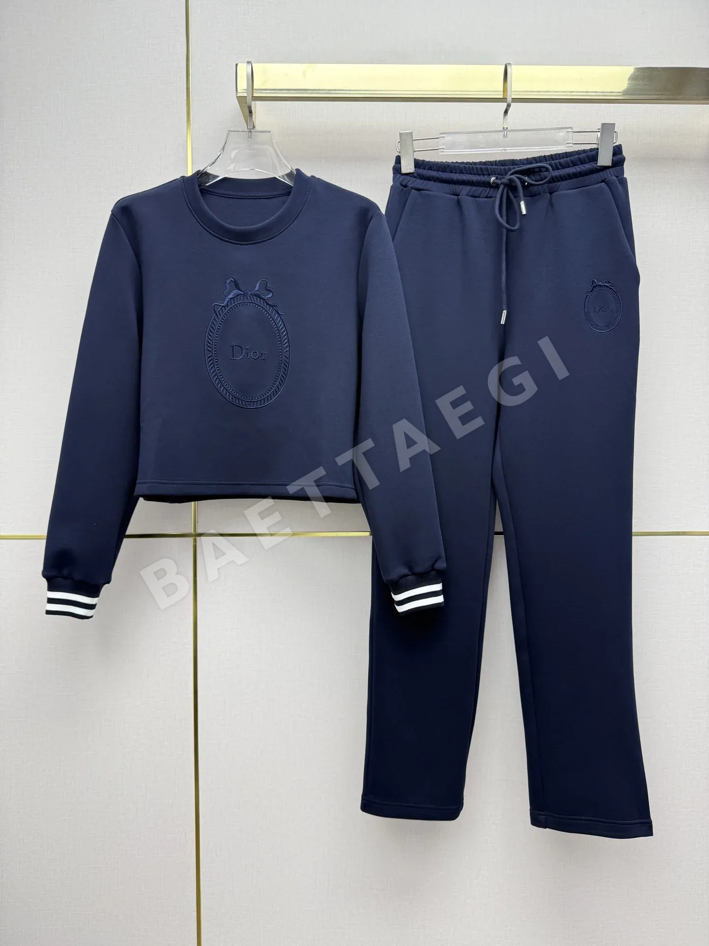 디올 패턴 배지 자수 여성 풀오버 탑 팬츠 세트 상세 이미지 3