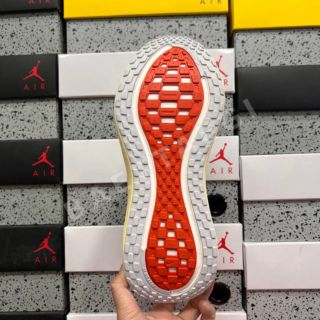 나이키 [XY] 보메로 플러스 IM5020-100 201238 Nike Vomero Plus 상세 이미지 3