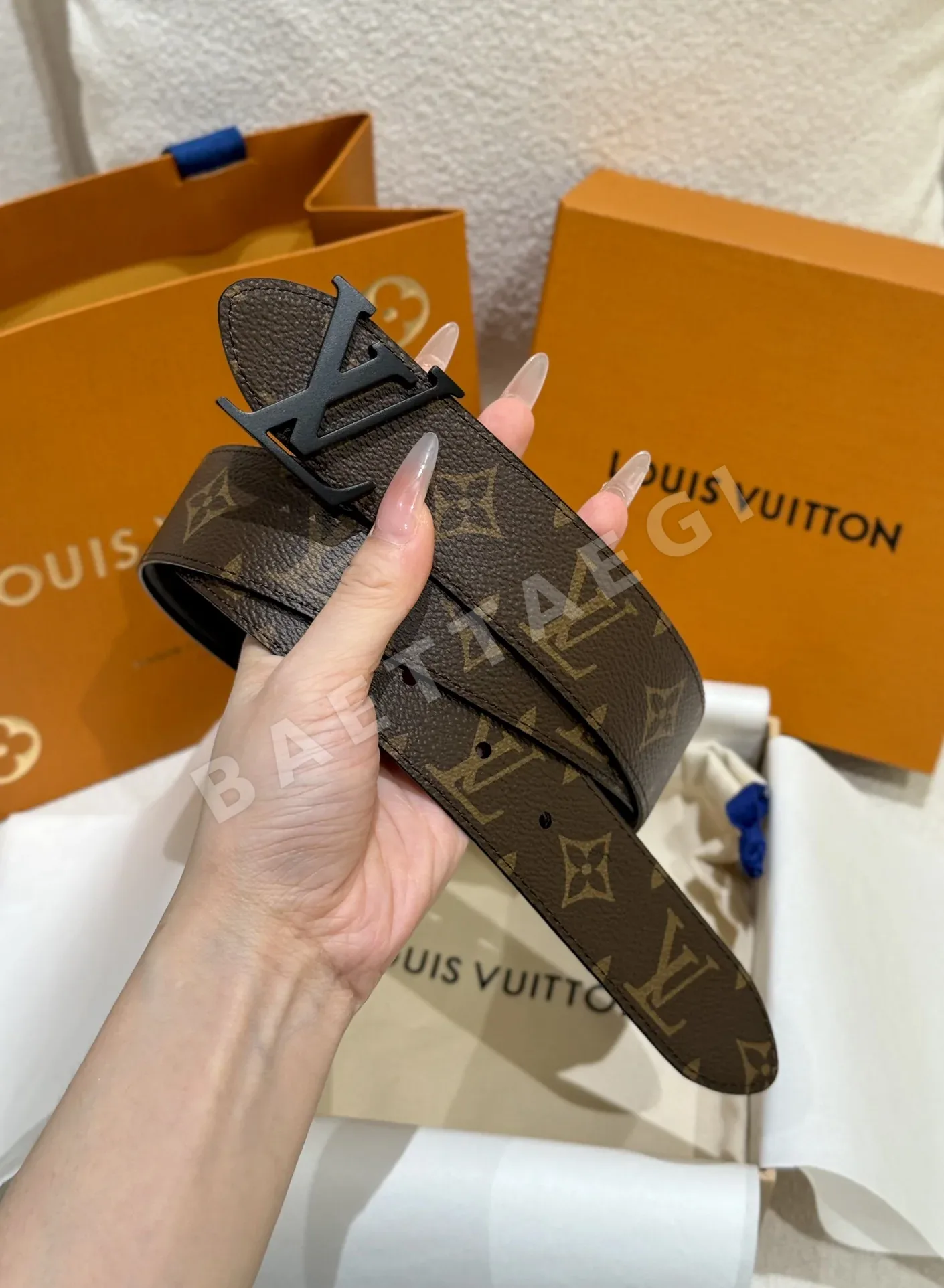 루이비통 LV 아이코닉 로고 양면 소가죽 벨트 상세 이미지 7