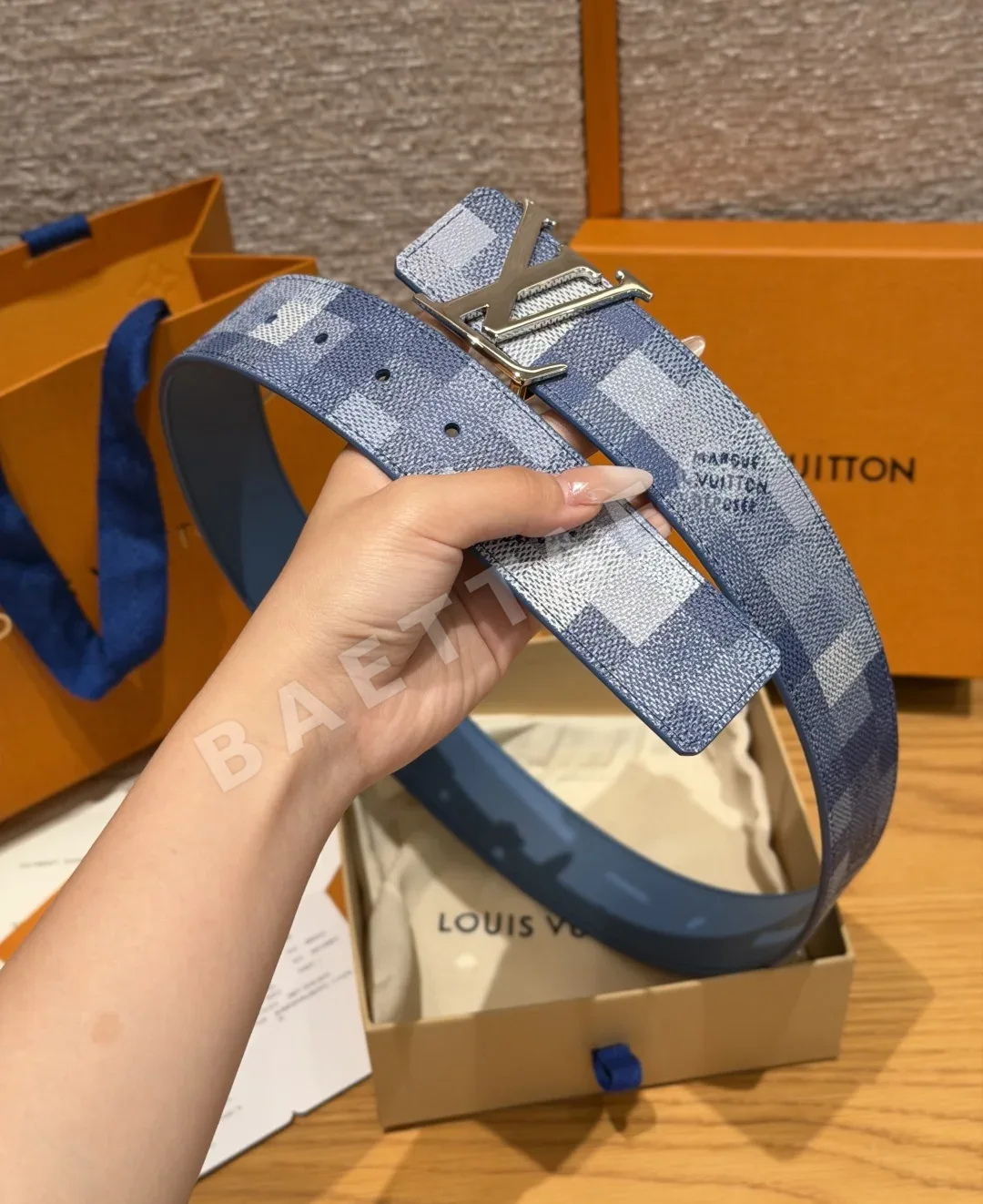루이비통 다미에 그라데이션 리버시블 벨트 상세 이미지 4