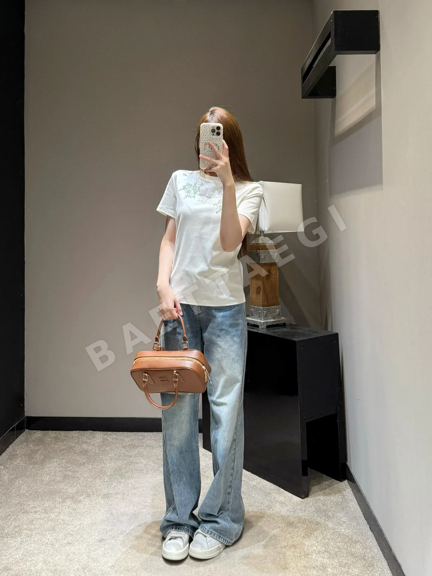 미우미우 핸드 비즈 자수 반팔 티셔츠 상세 이미지 4