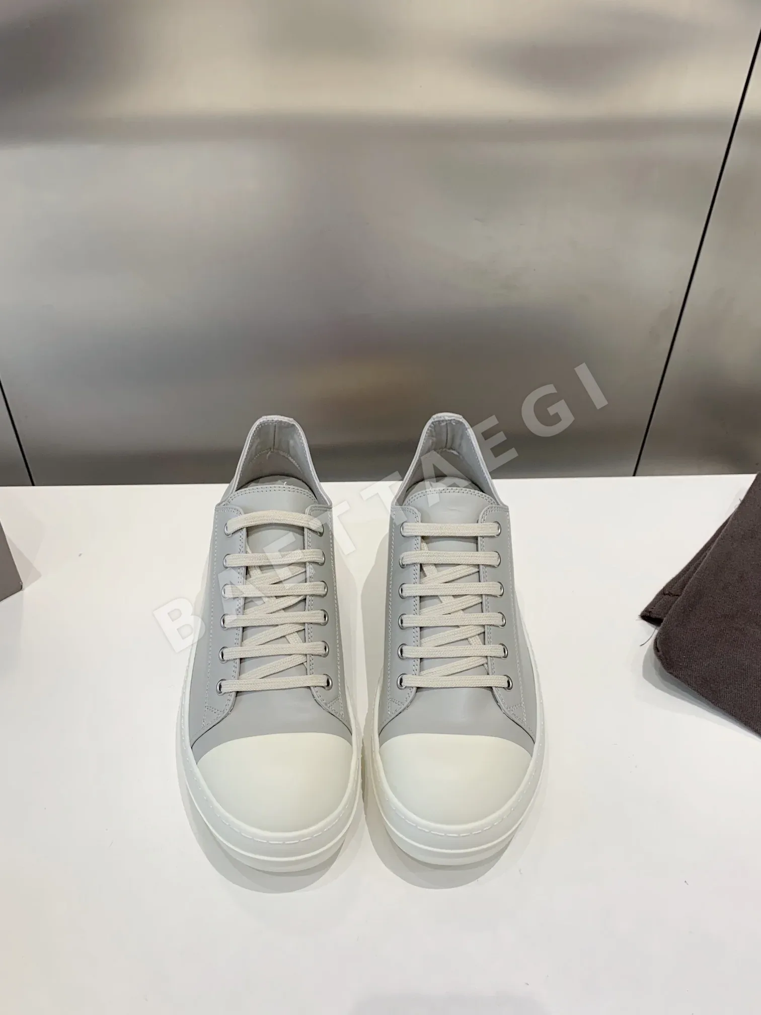 릭오웬스 레트로 로우컷 커플용 신발 105572