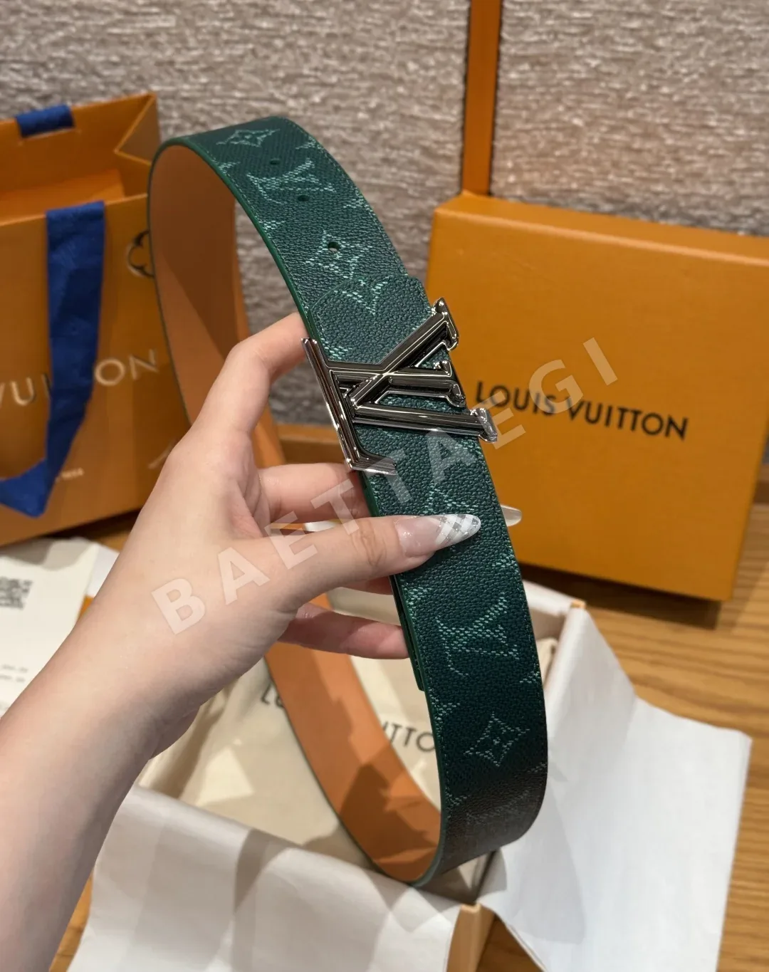 루이비통 디멘션 모노그램 헤리티지 40mm 리버시블 벨트 상세 이미지 4