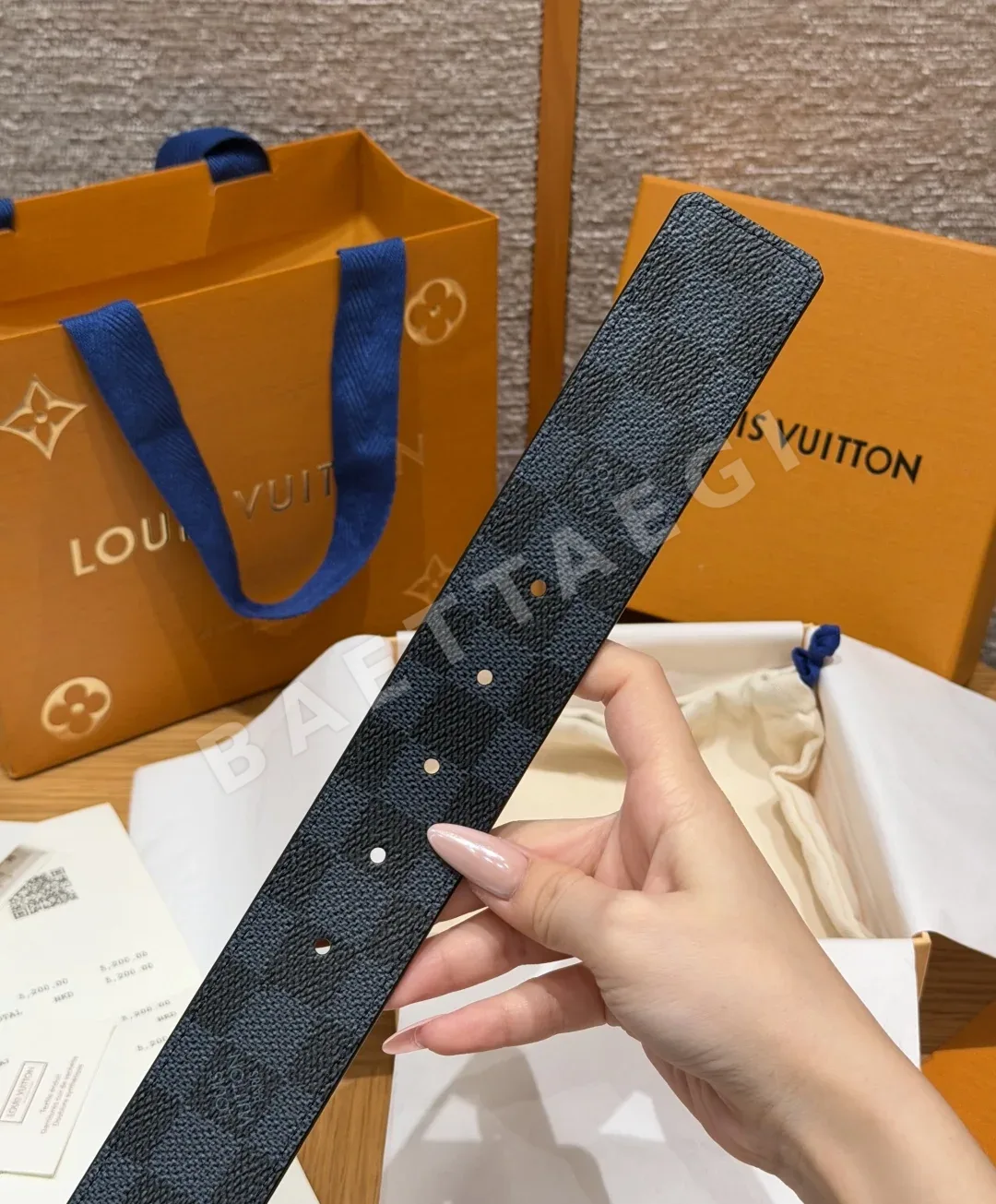 루이비통 이니셜 리버시블 체커보드 벨트 상세 이미지 8