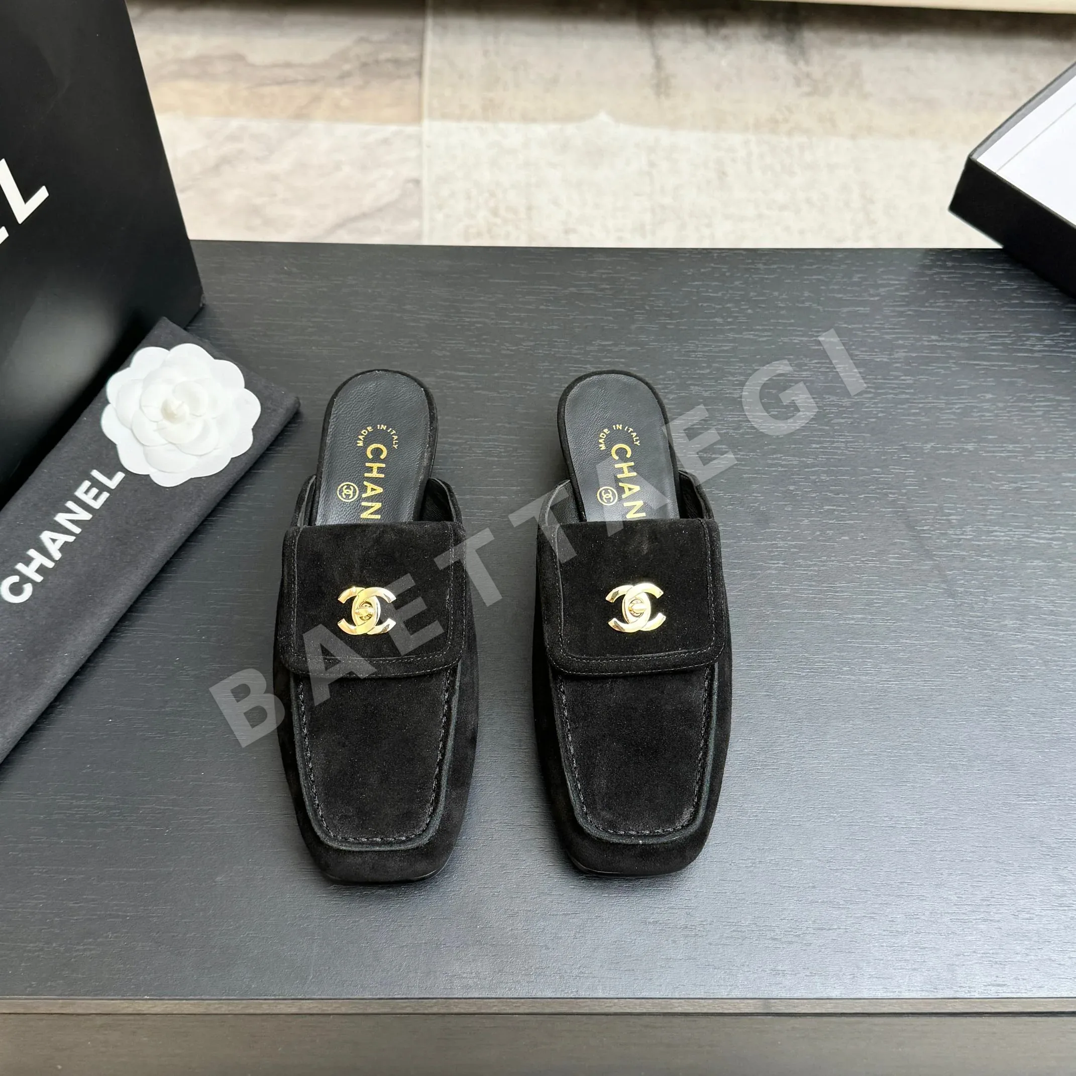 샤넬 26C 더블 C 버클 스퀘어토 슬리퍼 98419