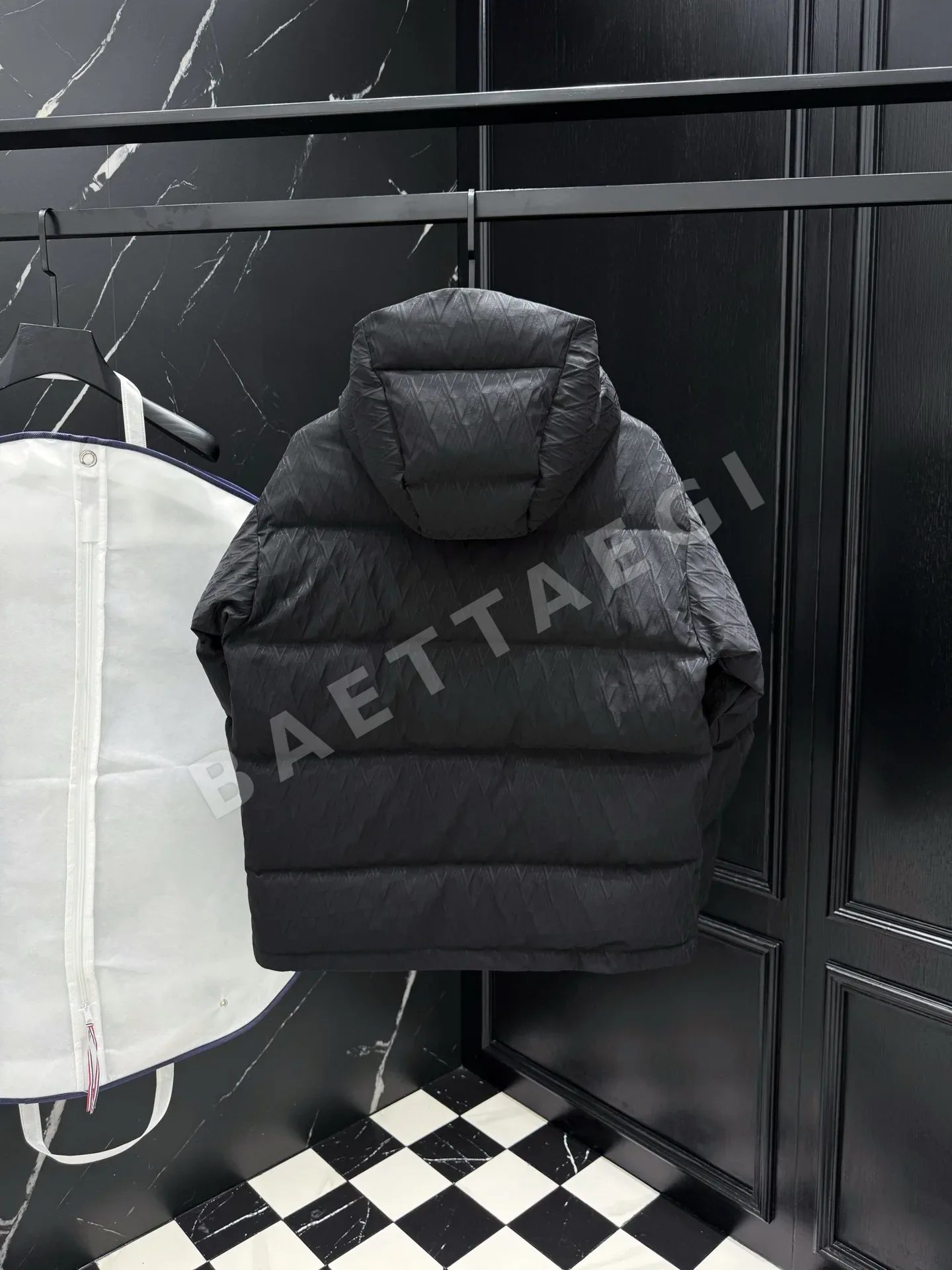 몽클레르 남성 화이트 덕다운 패딩 상세 이미지 9