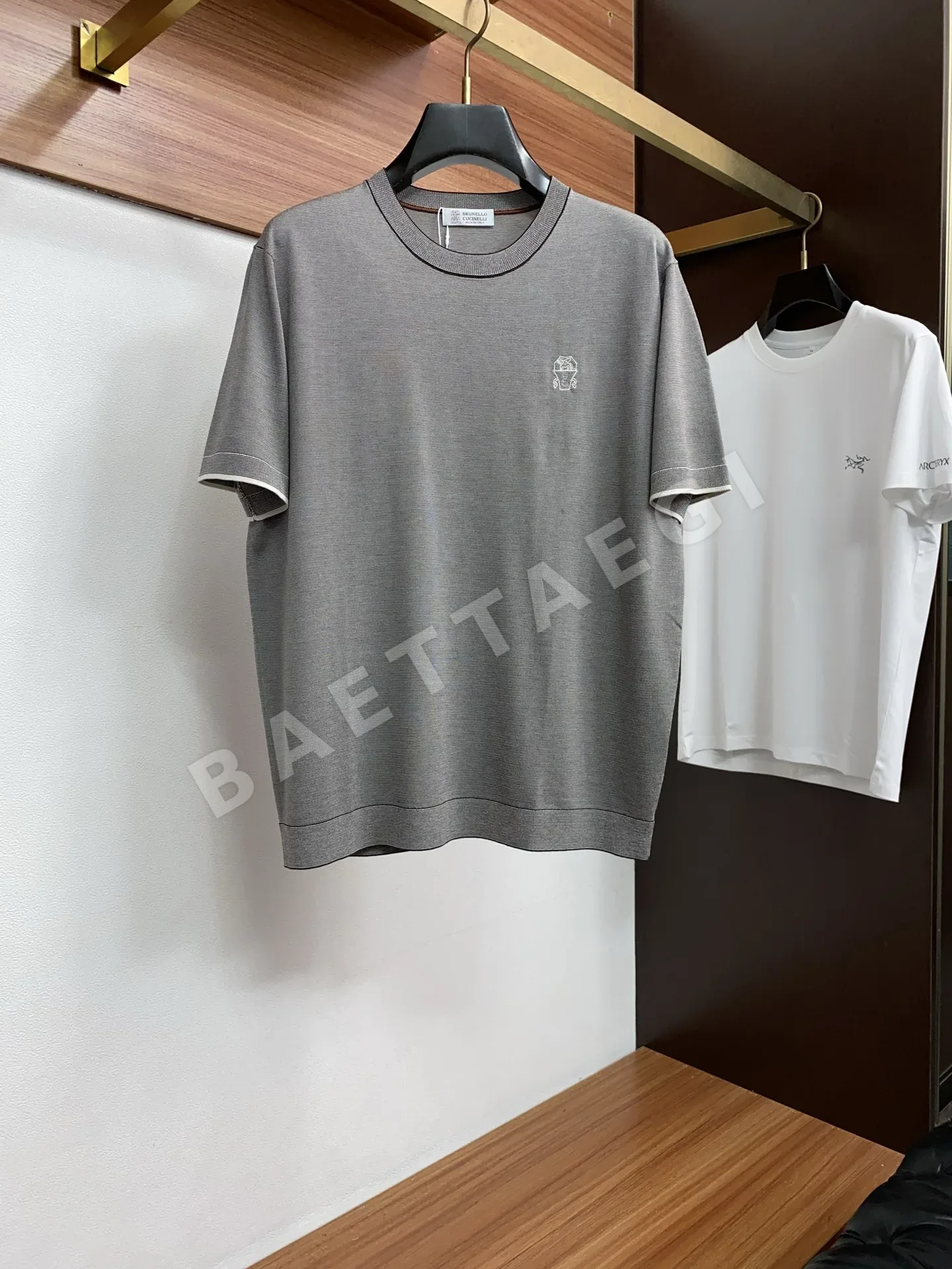 브루넬로쿠치넬리 남성 크루넥 반팔 니트 티셔츠 139084