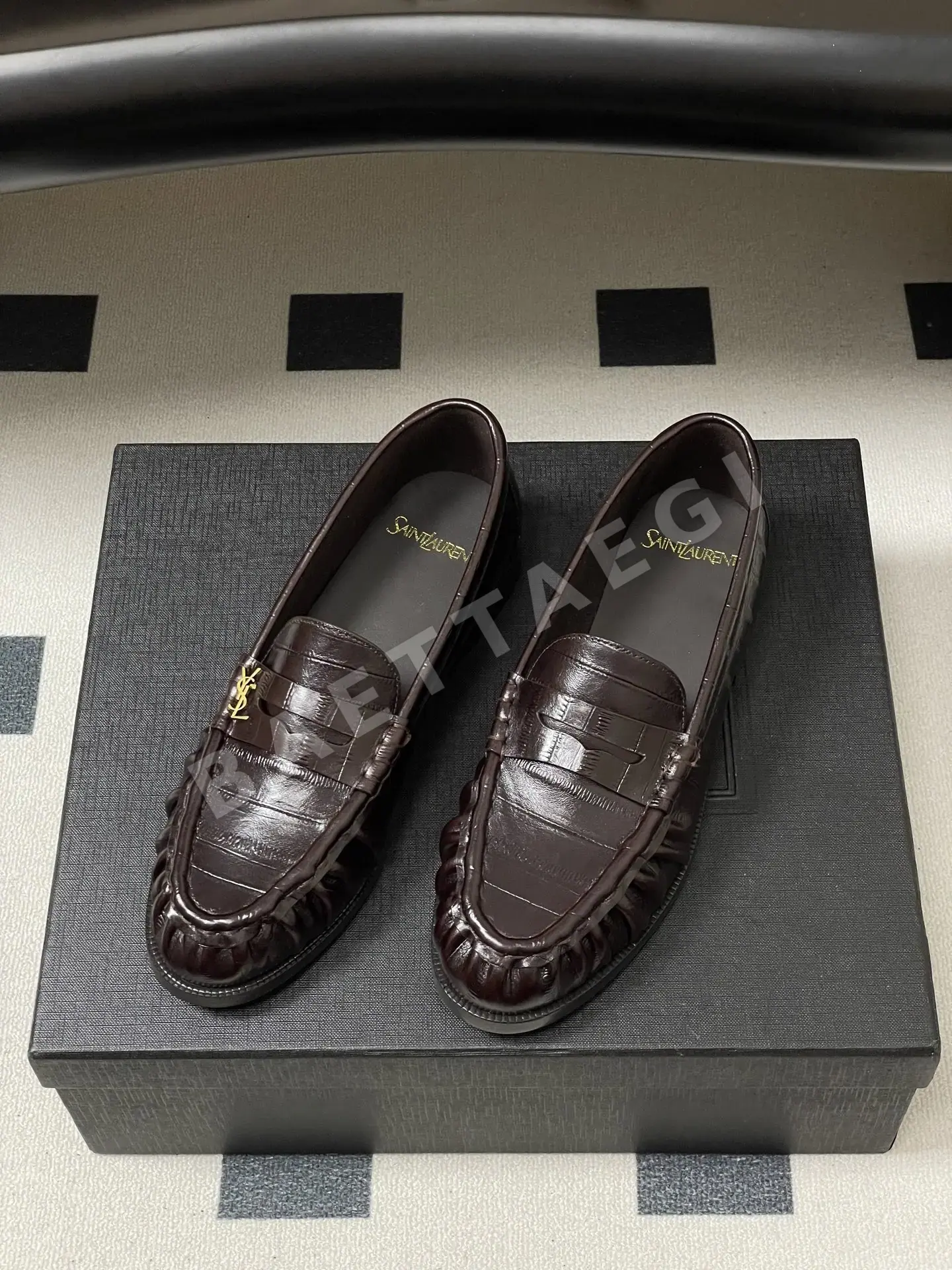 생로랑 YSL 메탈 로고 로퍼 9475 상세 이미지 5