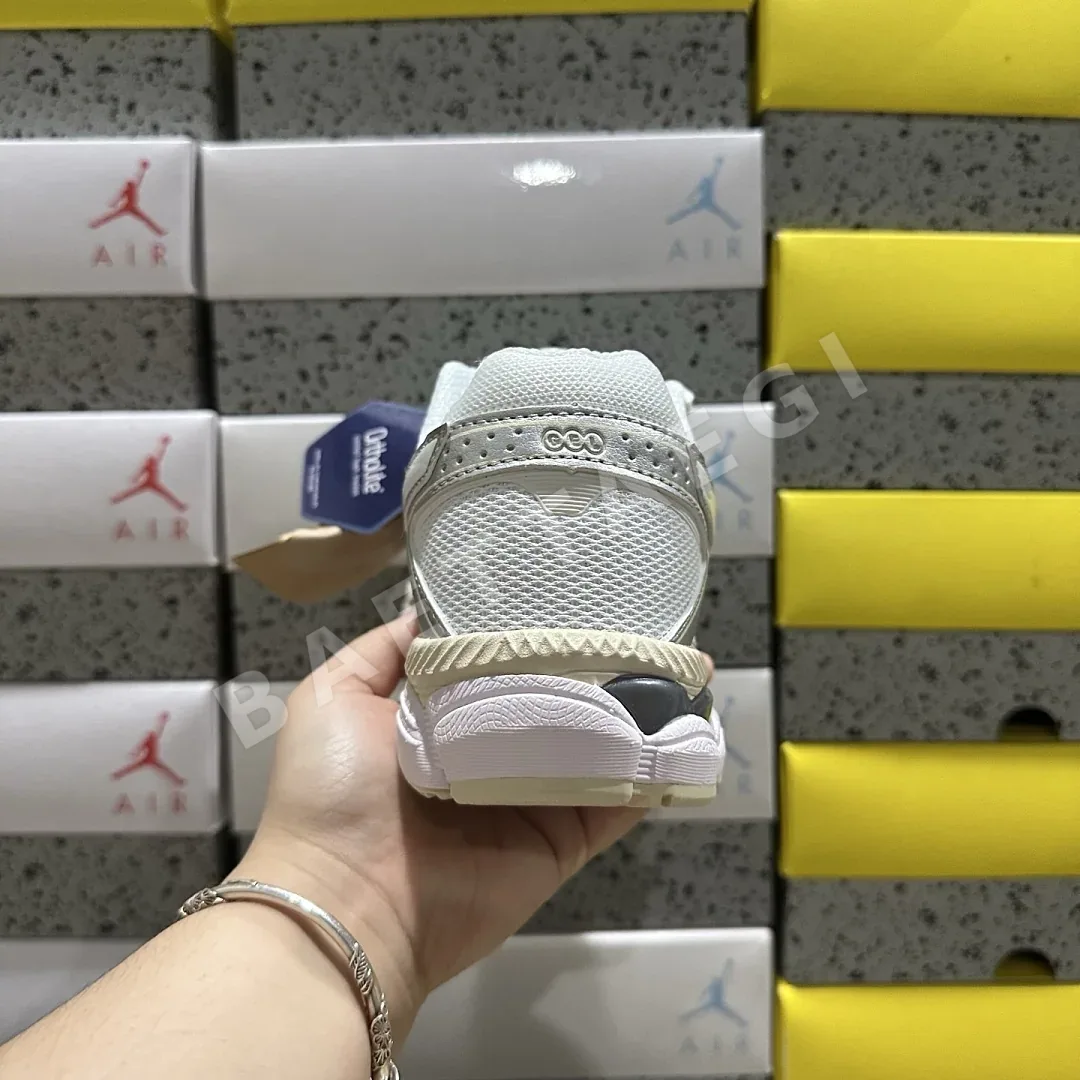 아식스 [WZ] 젤 큐뮬러스 16 1203A733-102 200406 Asics Gel-Cumulus 16 White 상세 이미지 9