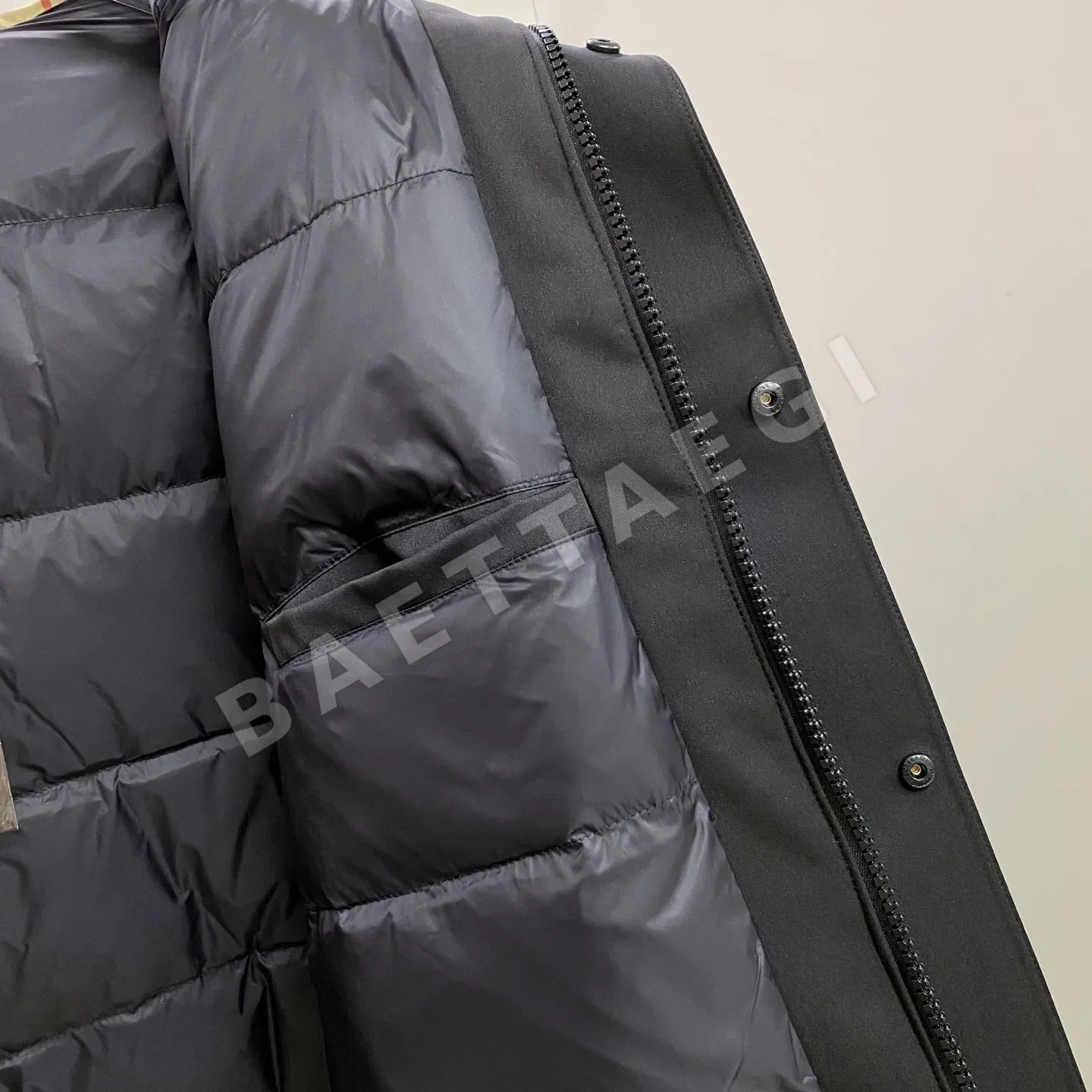 버버리 남성 거위털 패딩 점퍼 상세 이미지 12