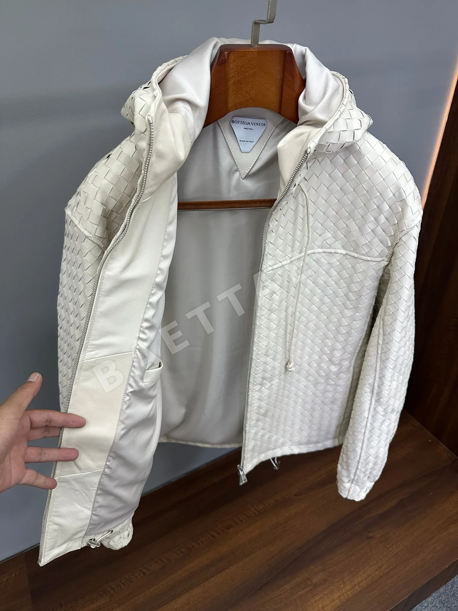 보테가베네타 후드 램스킨 코트 자켓 상세 이미지 3