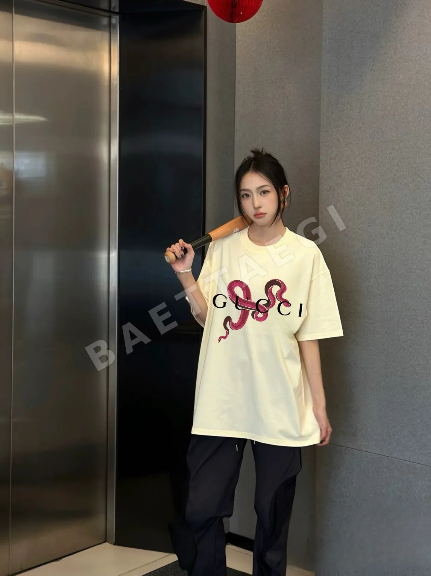 구찌 뱀띠 25 주년 기념 반팔 티셔츠 상세 이미지 2