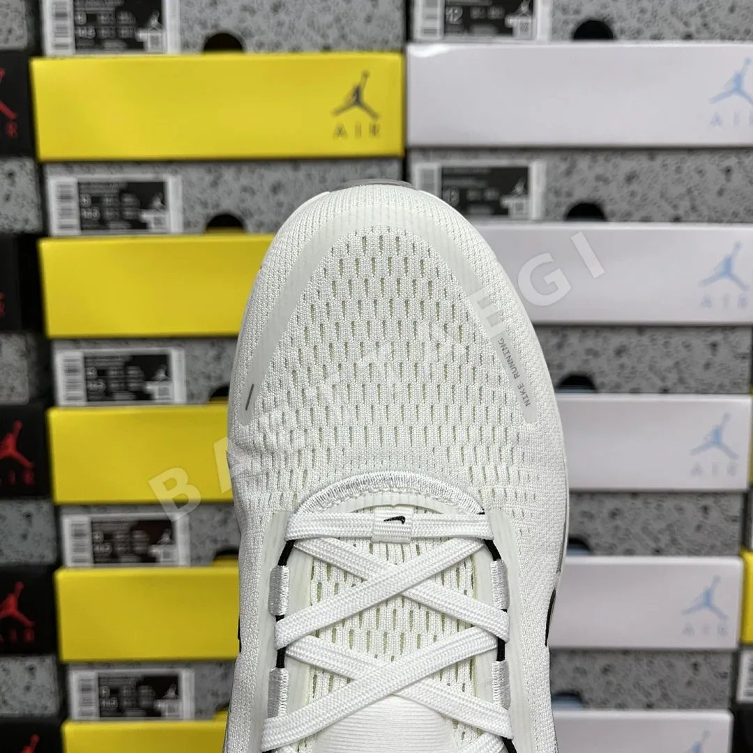 나이키 줌 보메로 18 HM6803-101 201099 Nike Zoom Vomero 18 상세 이미지 7